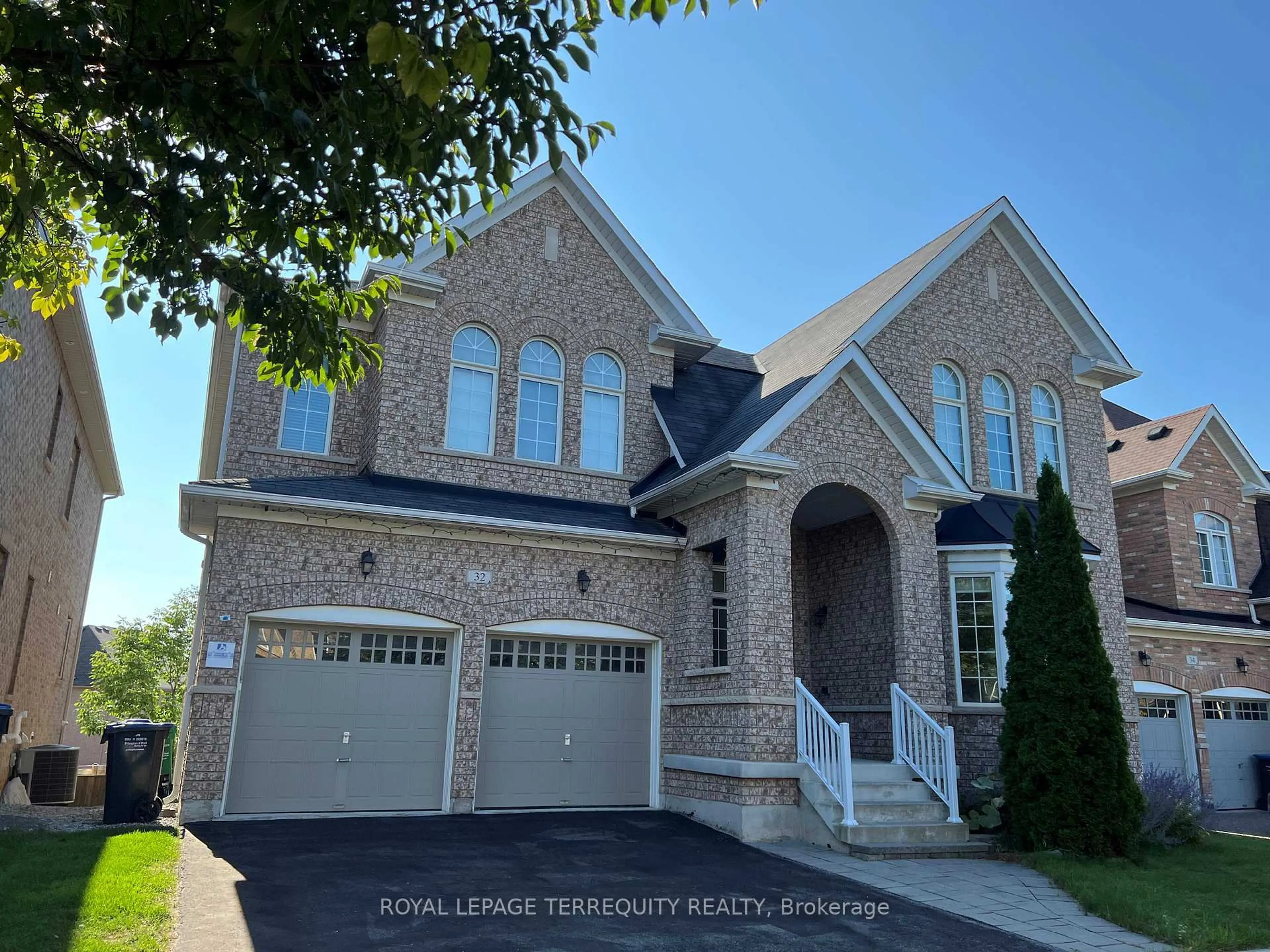 Home with brick exterior material, street for 32 Mistyglen Cres, Brampton Ontario L6Y 0X2