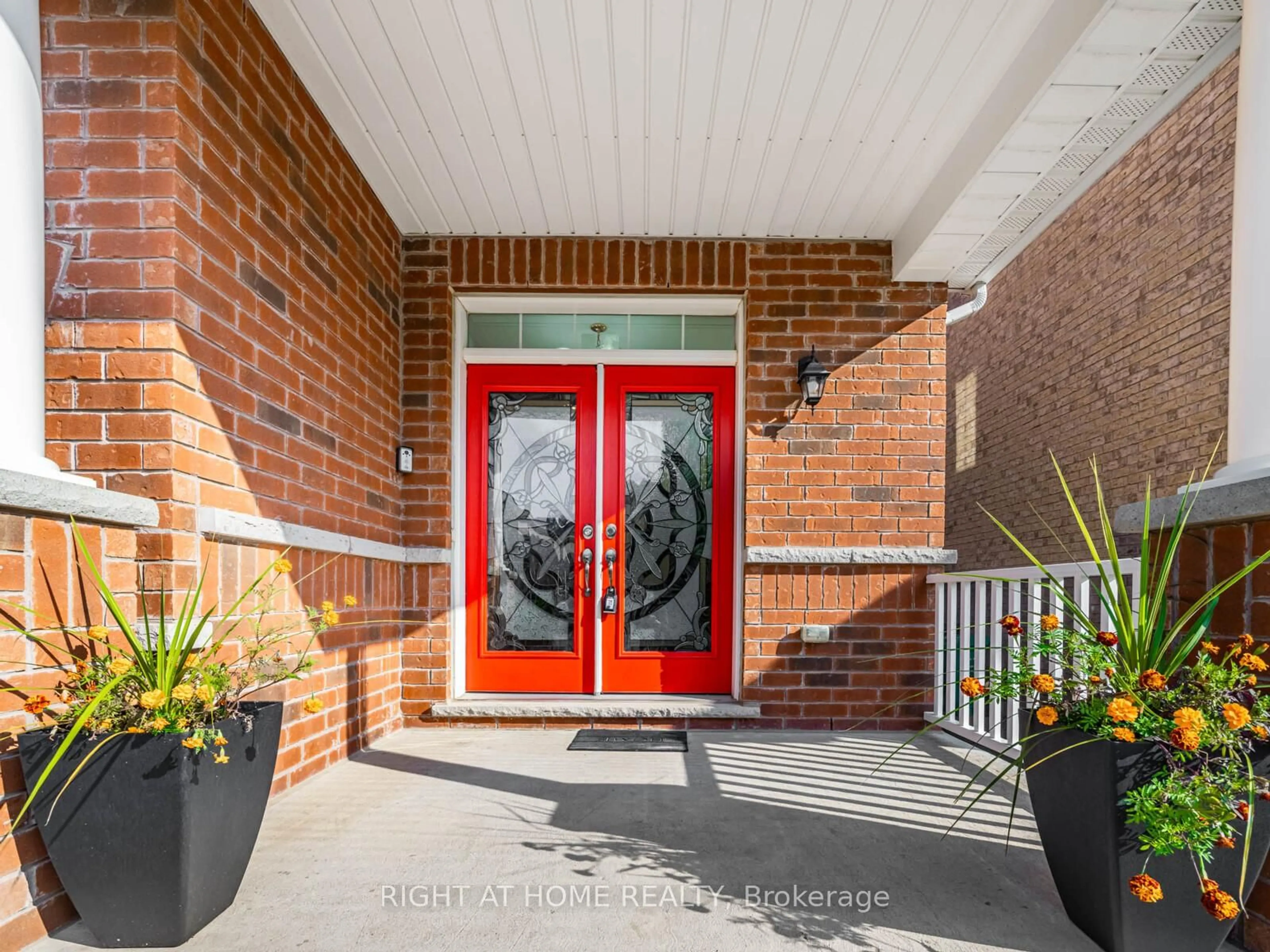 Indoor entryway for 9 Lisson Cres, Brampton Ontario L6X 5H8