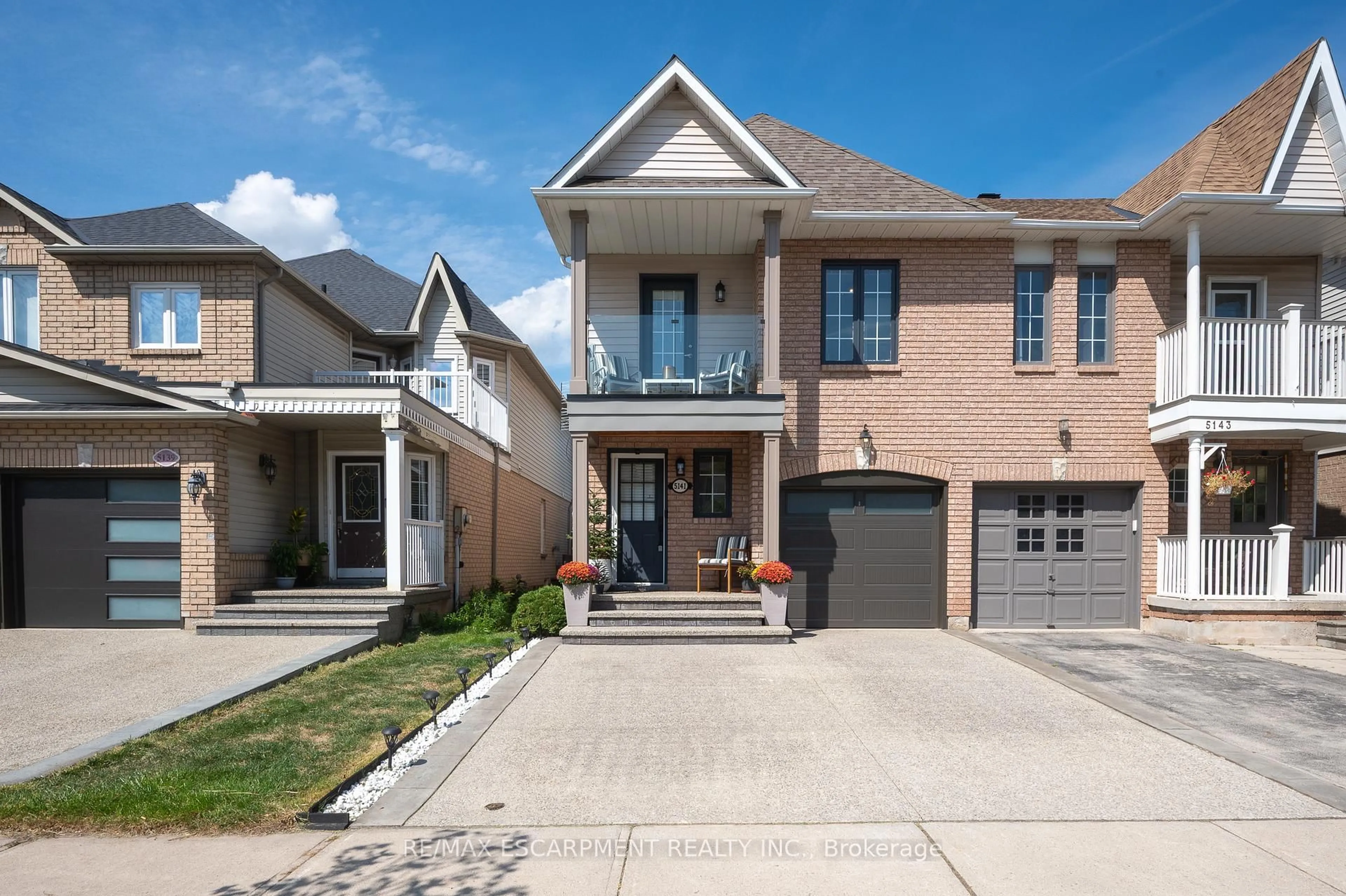 Home with brick exterior material, street for 5141 Lampman Ave, Burlington Ontario L7L 6K1