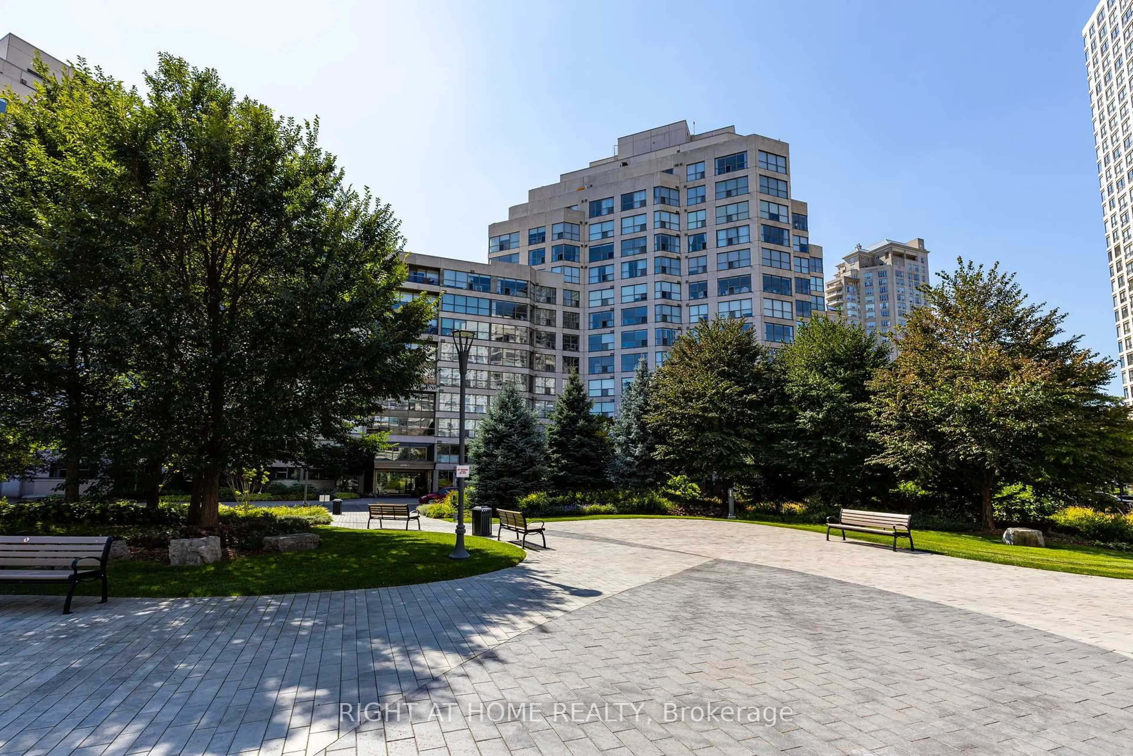 Patio, street for 2267 Lake Shore Blvd #1306, Toronto Ontario M8V 3X2
