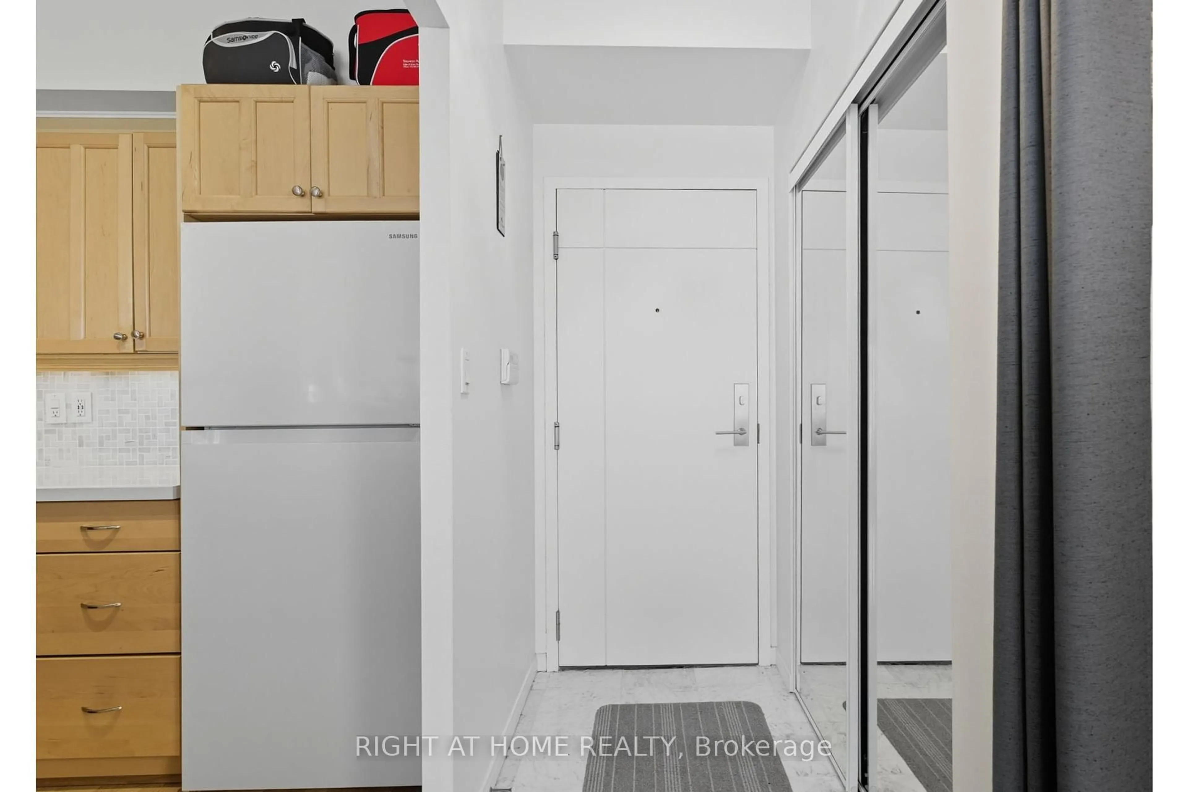 Indoor entryway for 2267 Lake Shore Blvd #1306, Toronto Ontario M8V 3X2