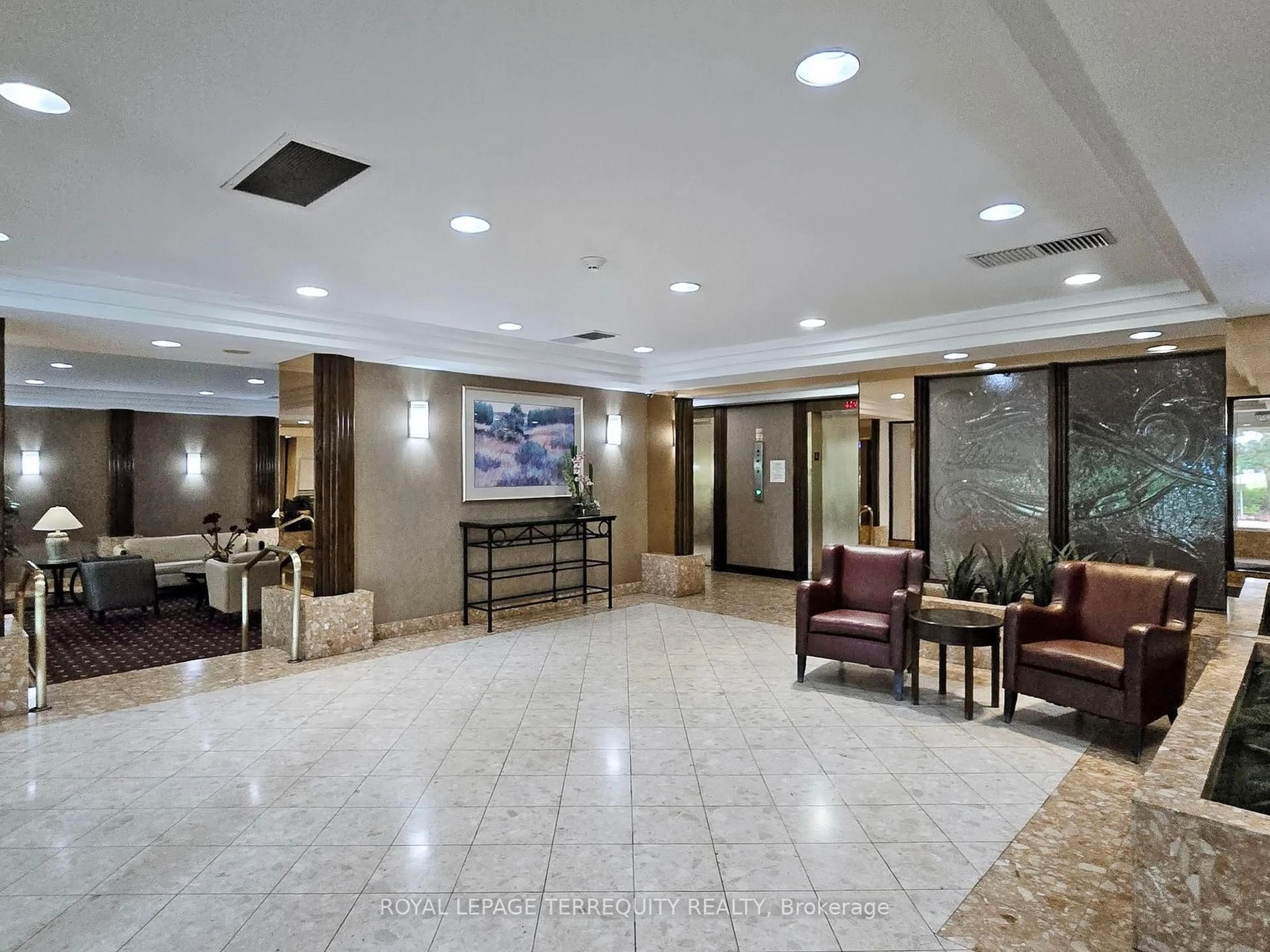 Lobby for 24 Hanover Rd #1709, Brampton Ontario L6S 5K8