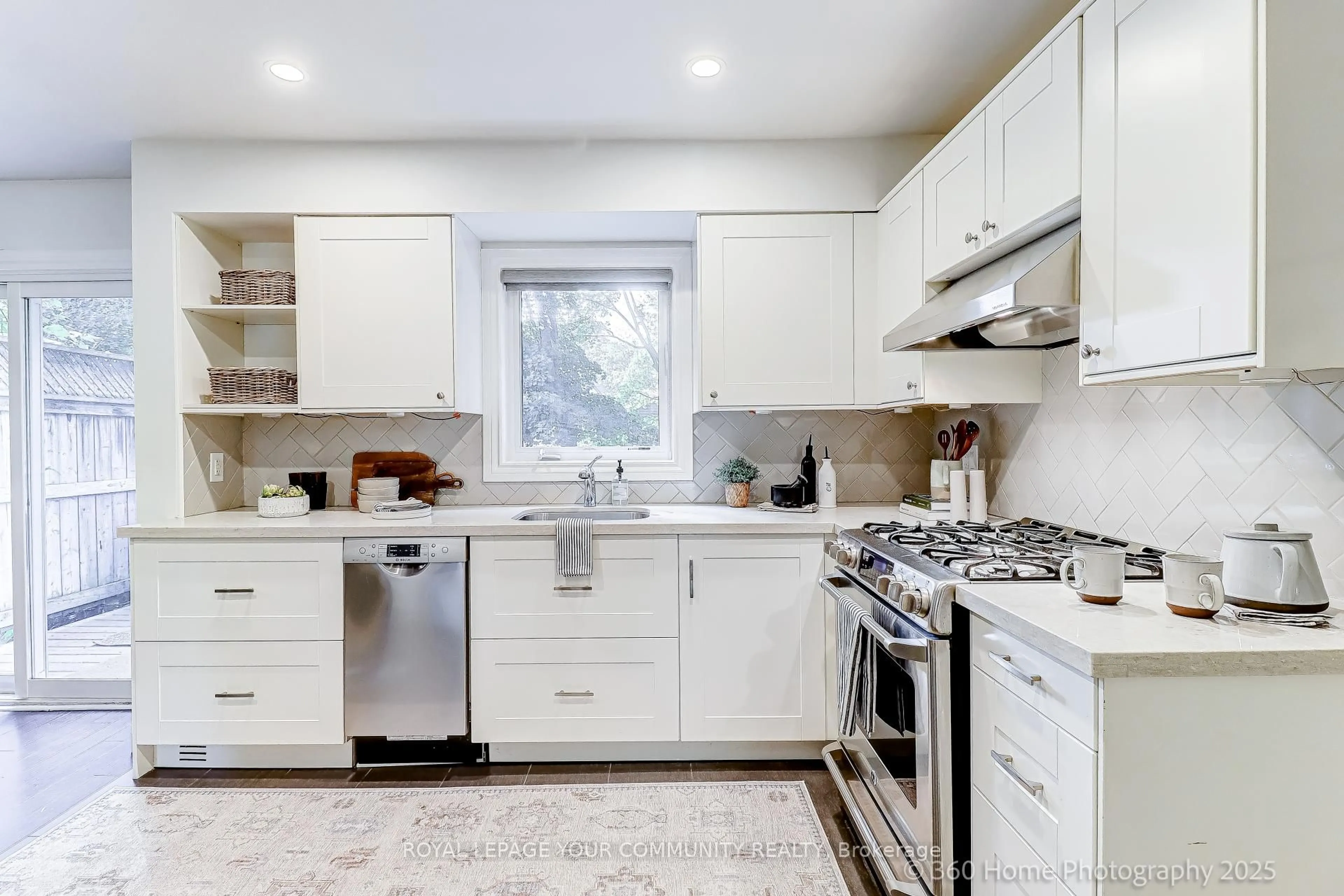 Open concept kitchen, ceramic/tile floor for 50 Allanbrooke Dr, Toronto Ontario M9A 3N8