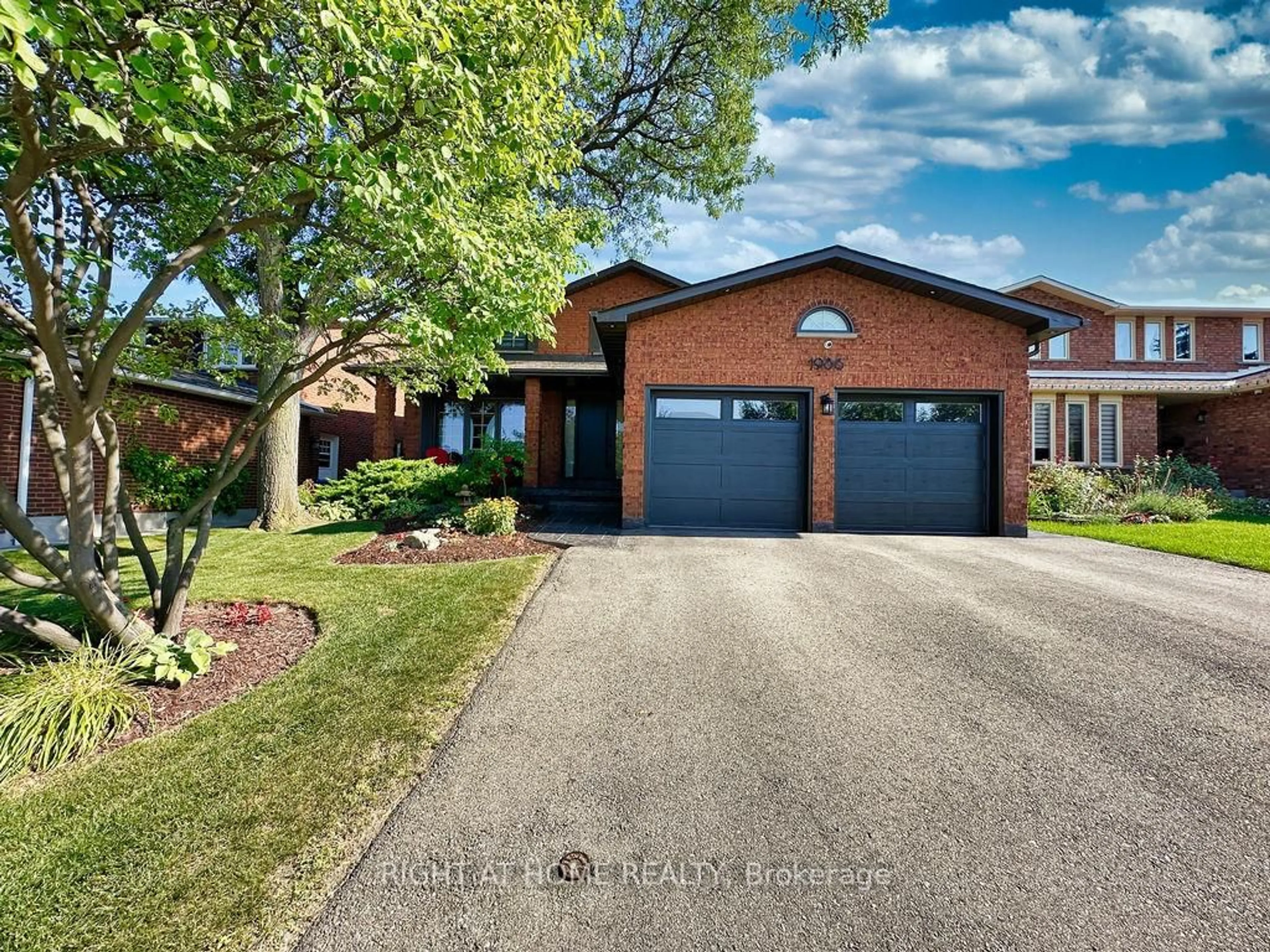 Home with brick exterior material, street for 1986 Roy Ivor Cres, Mississauga Ontario L5L 3N8