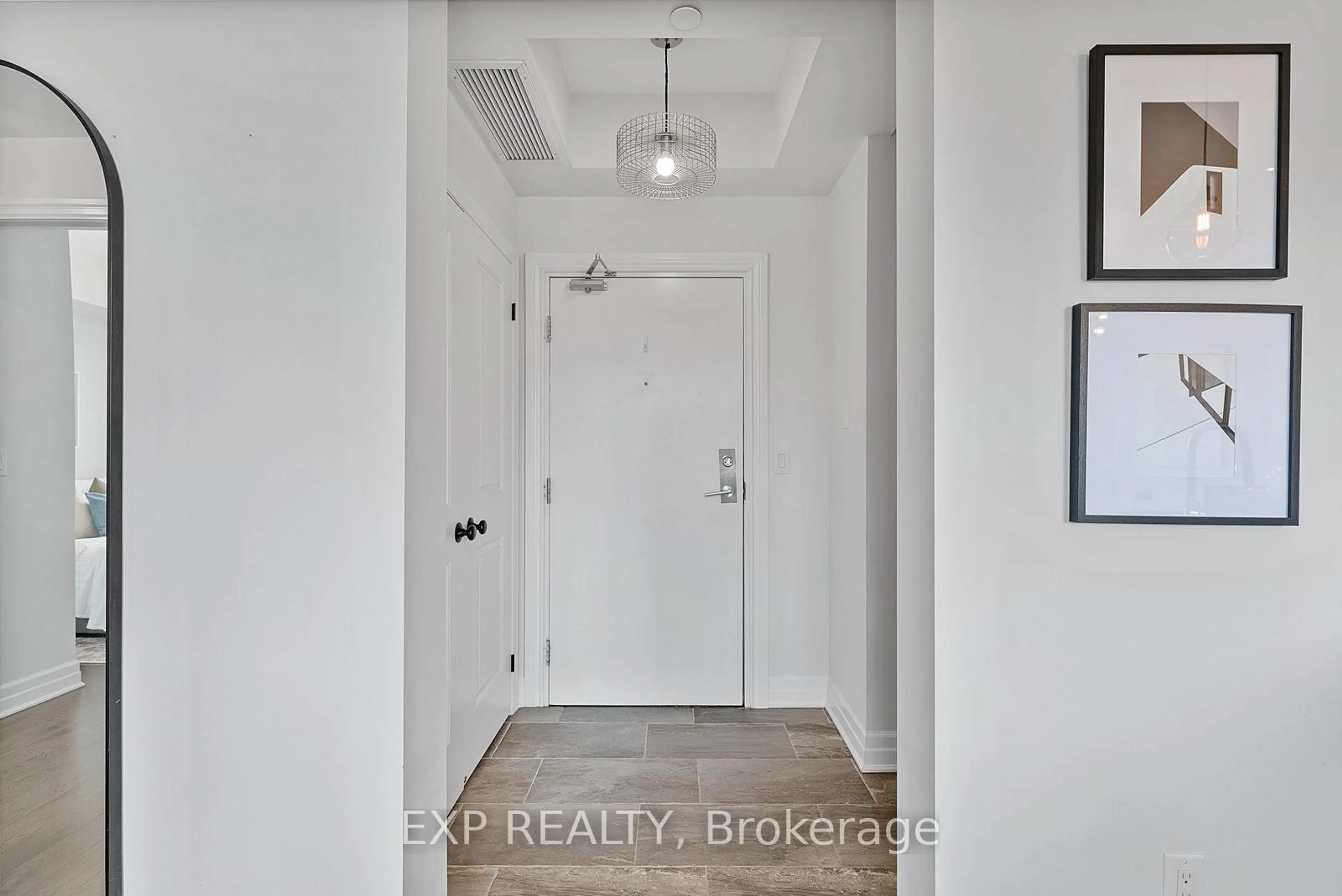 Indoor entryway for 2300 Upper Middle Rd #325, Oakville Ontario L6M 0T4