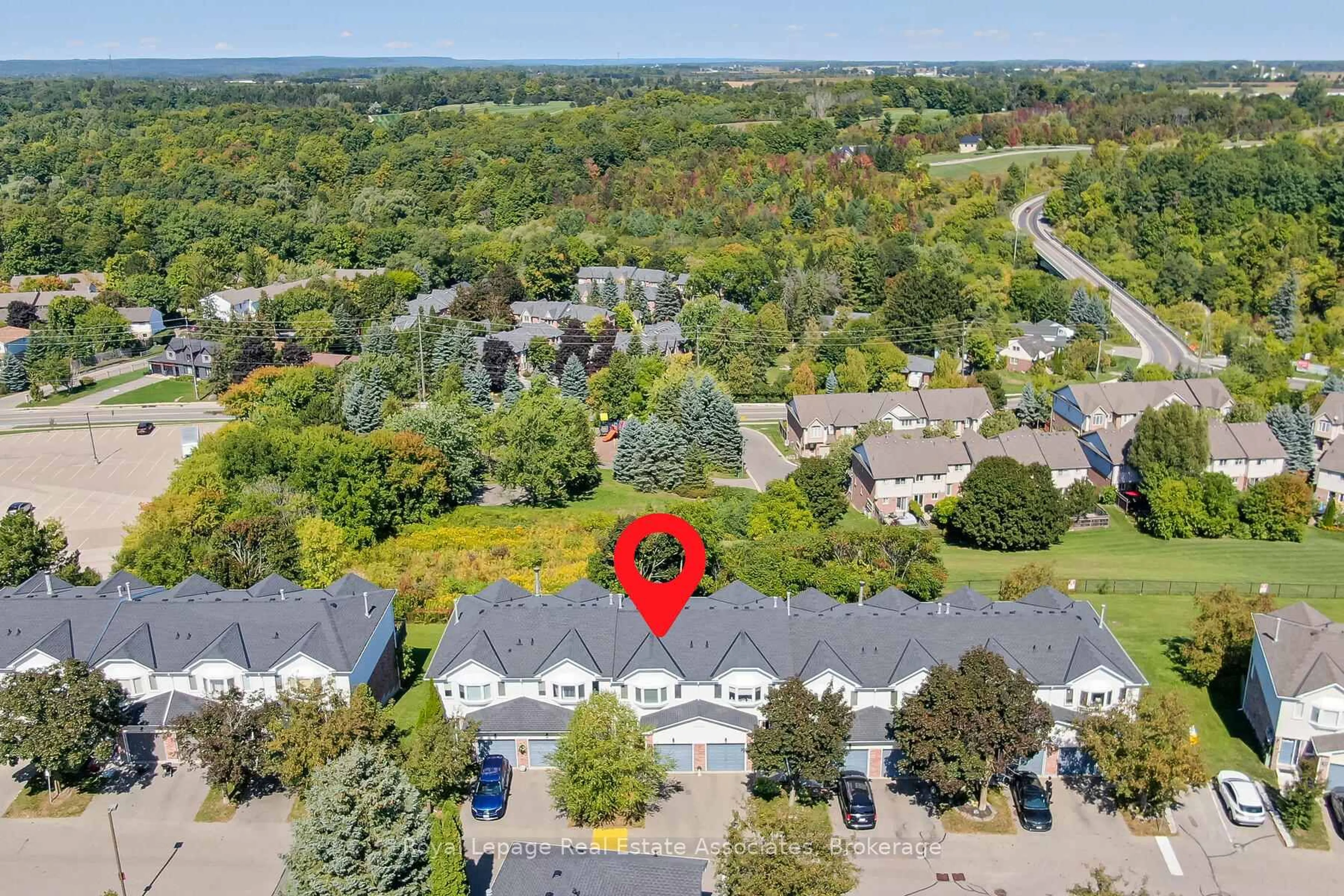 A pic from outside/outdoor area/front of a property/back of a property/a pic from drone, unknown for 41 Corey Circ #88, Halton Hills Ontario L7G 5L7