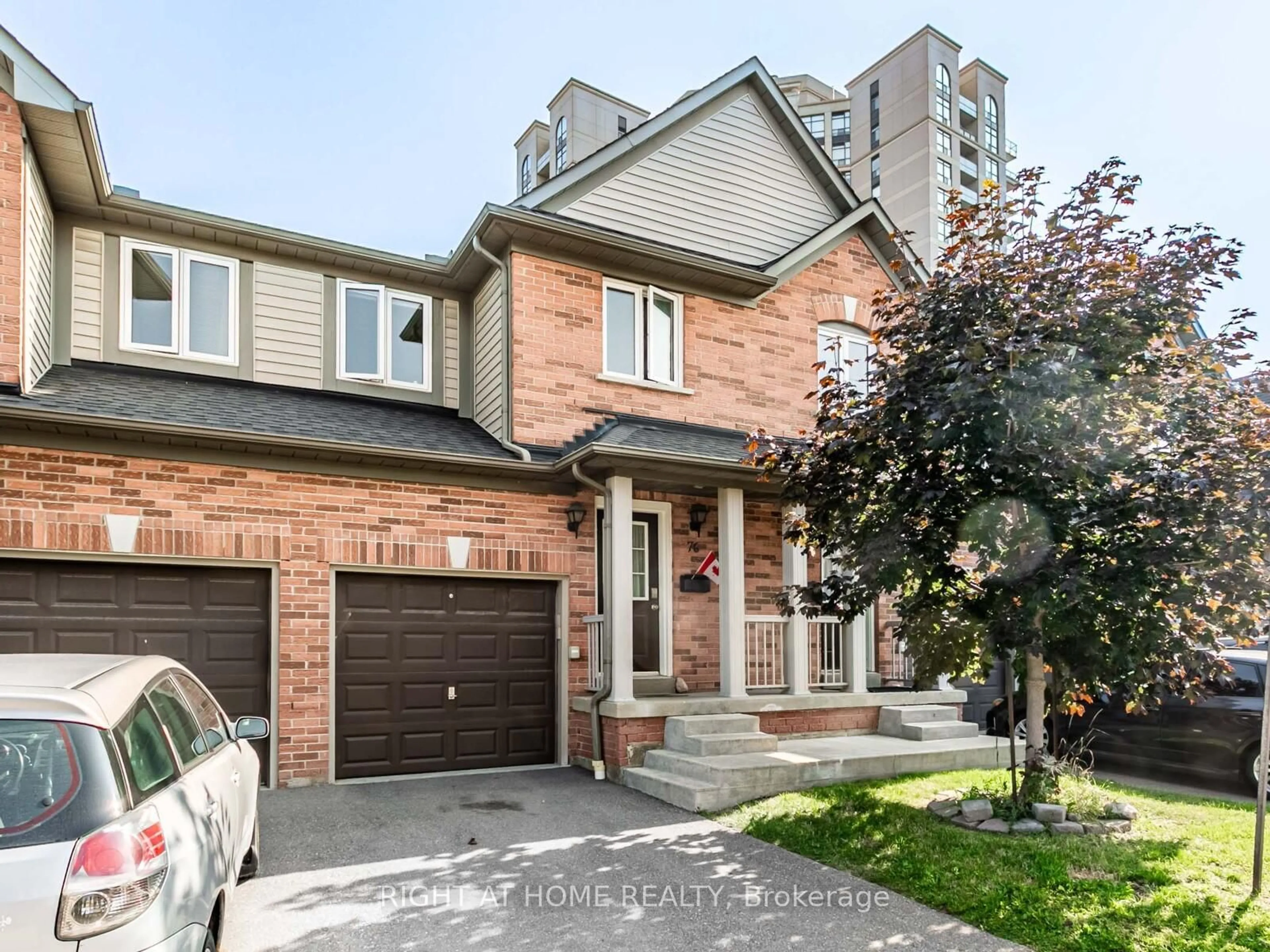 Home with brick exterior material, street for 190 FORUM Dr #76, Mississauga Ontario L4Z 3Y2