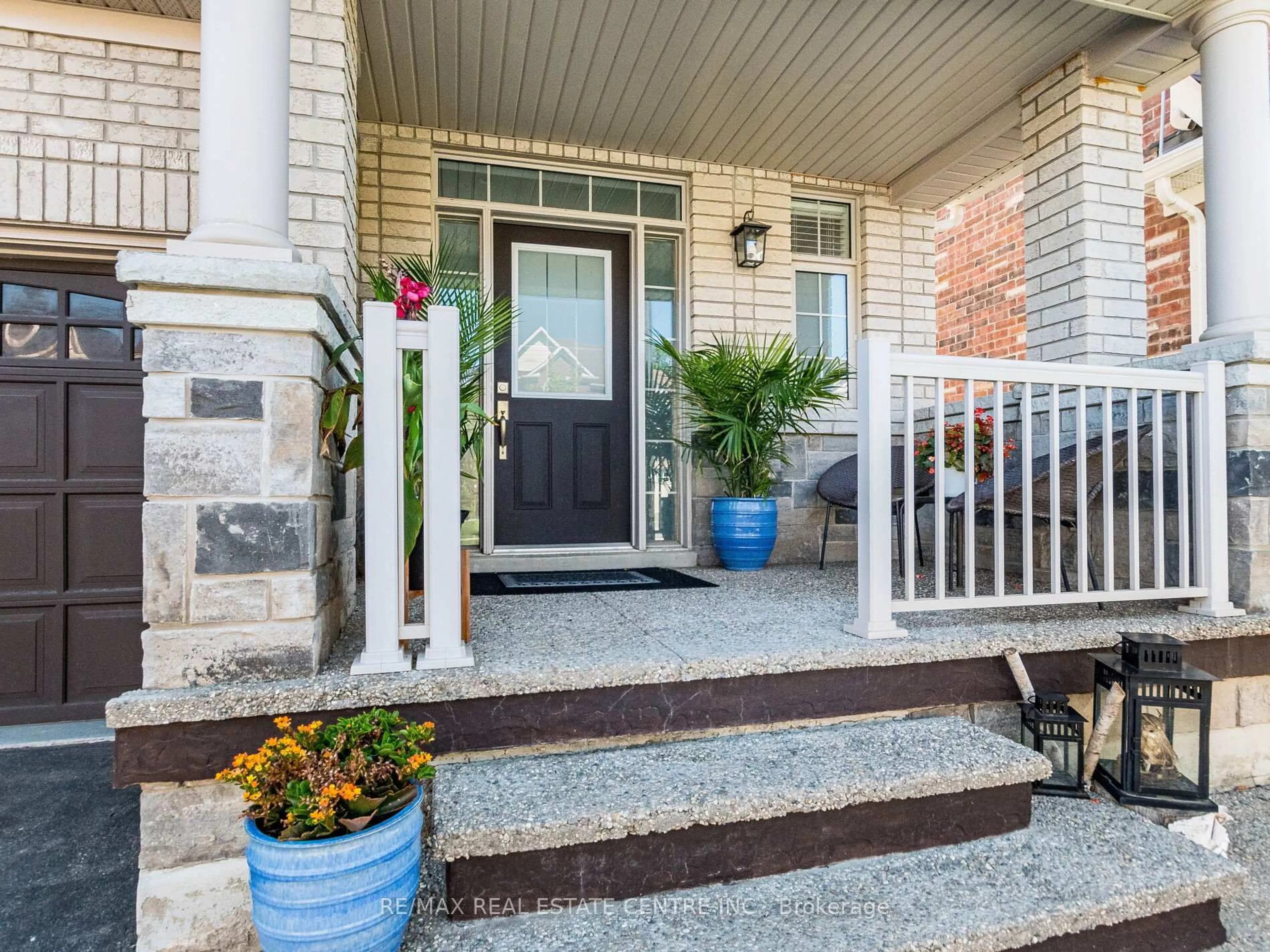 Indoor entryway for 29 Masken Circ, Brampton Ontario L7A 4K3