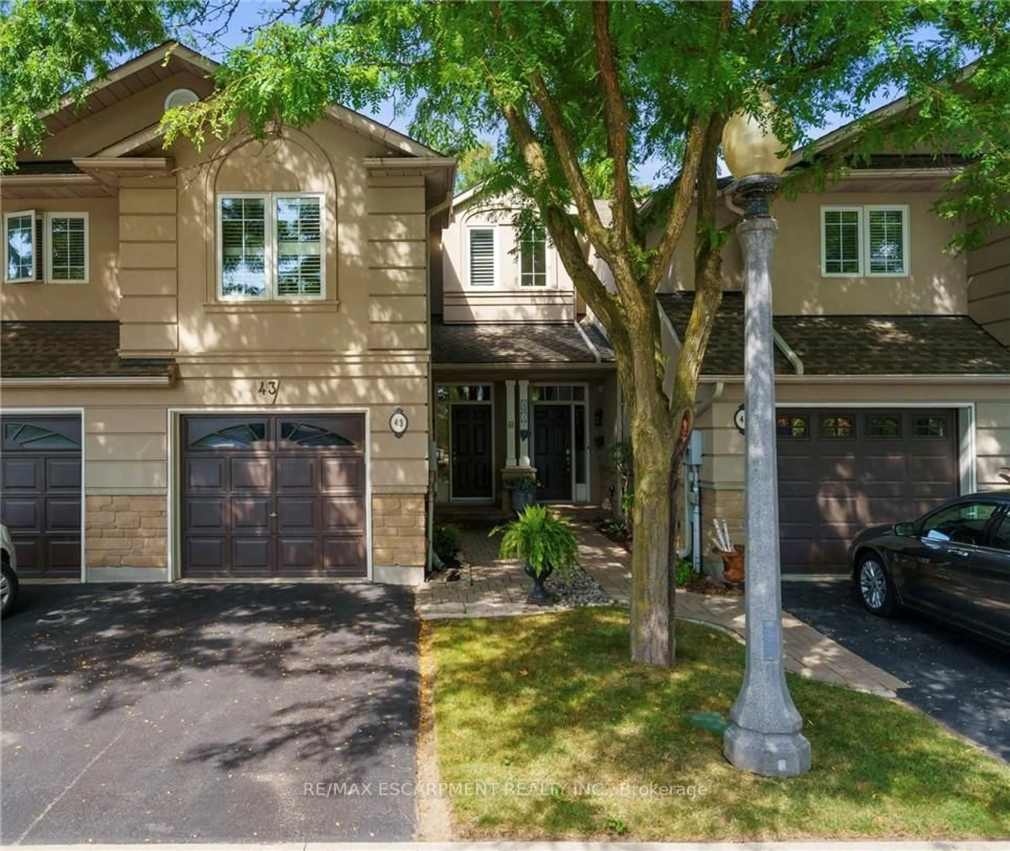 Unknown for 43 Fairwood Pl, Burlington Ontario L7T 1E4