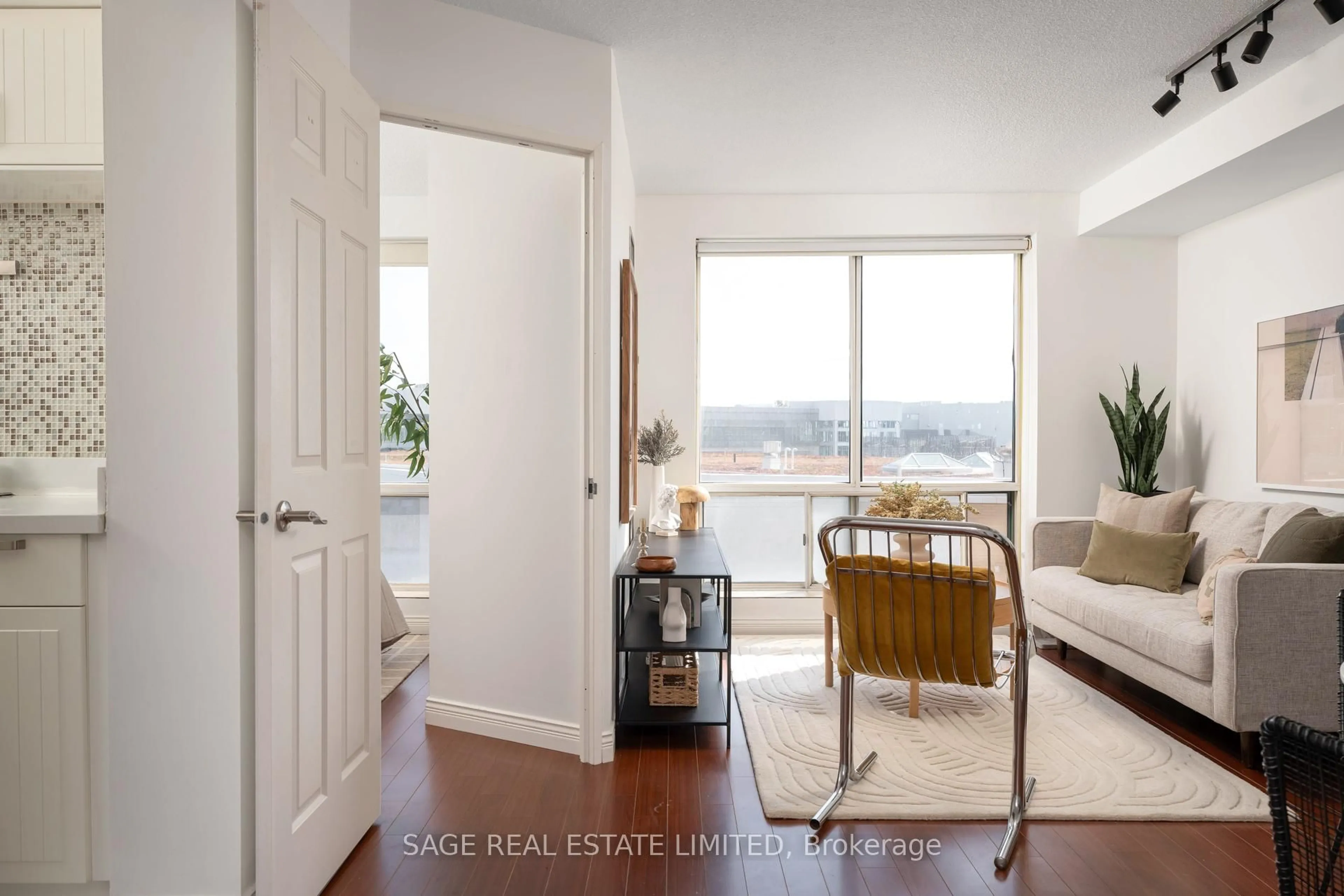 Indoor entryway for 101 Subway Cres #205, Toronto Ontario M9B 6K4