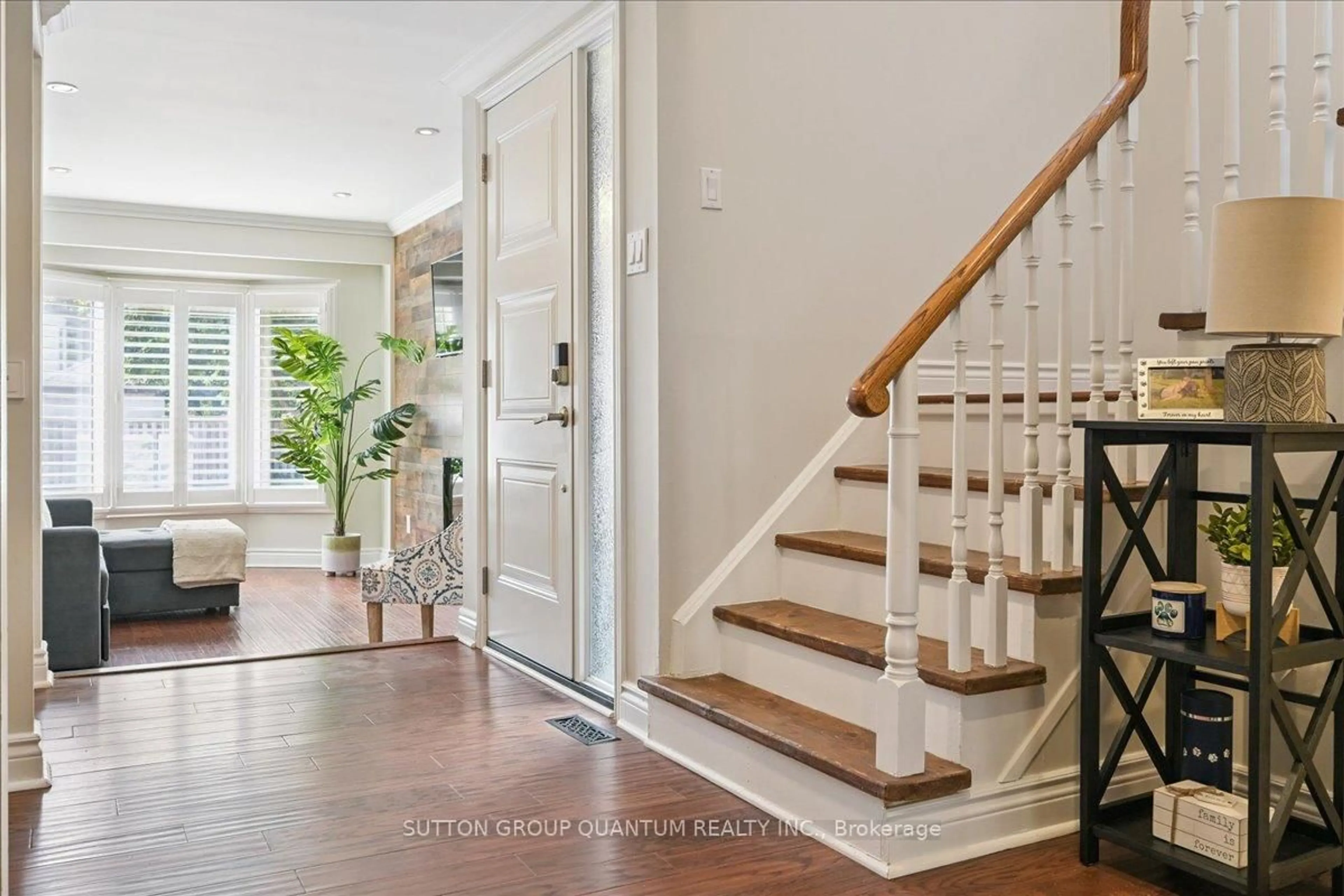 Indoor entryway for 1135 Potters Wheel Cres, Oakville Ontario L6M 1J3