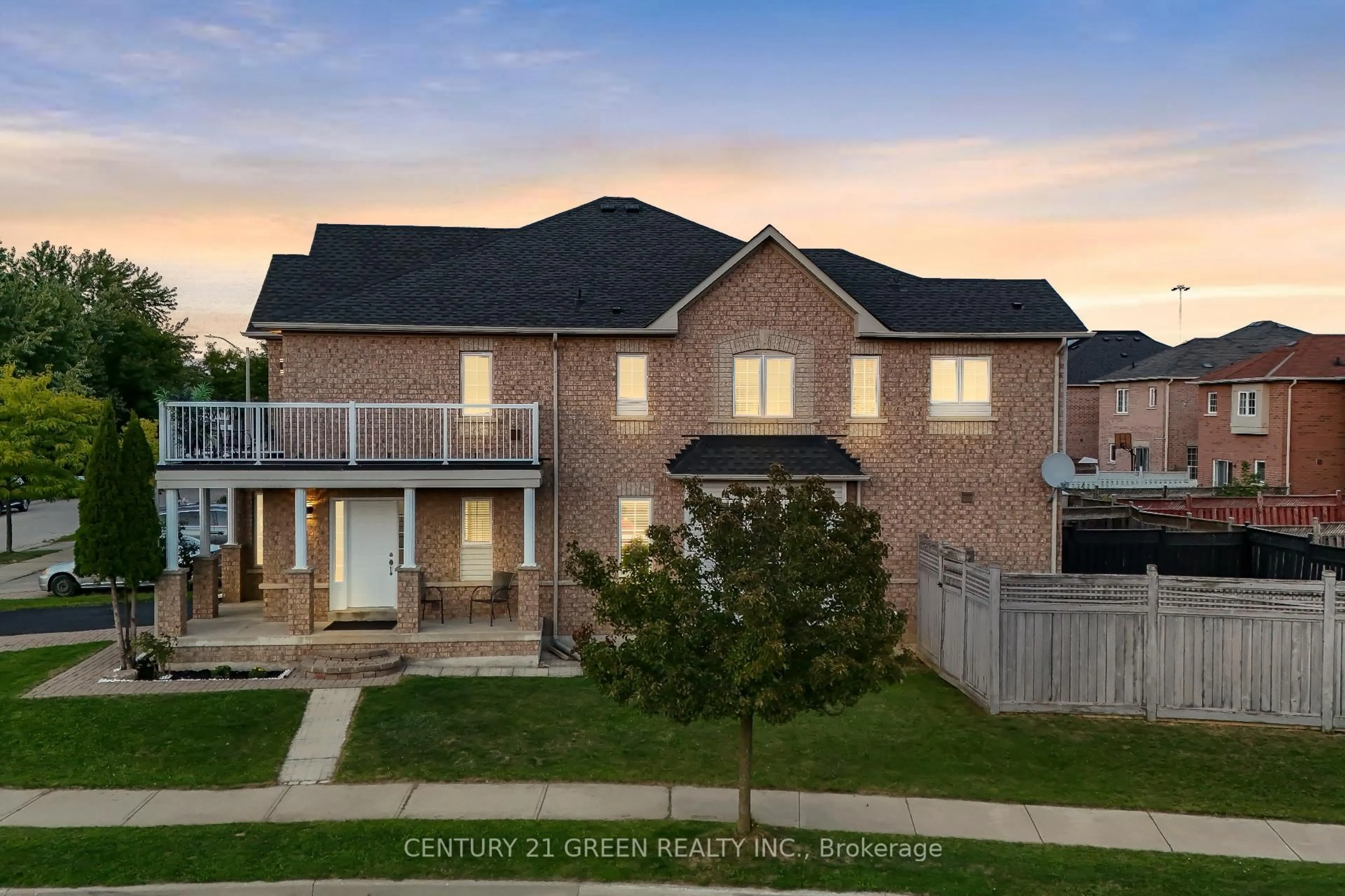 Home with brick exterior material, street for 35 Samantha Cres, Brampton Ontario L6Z 0A6