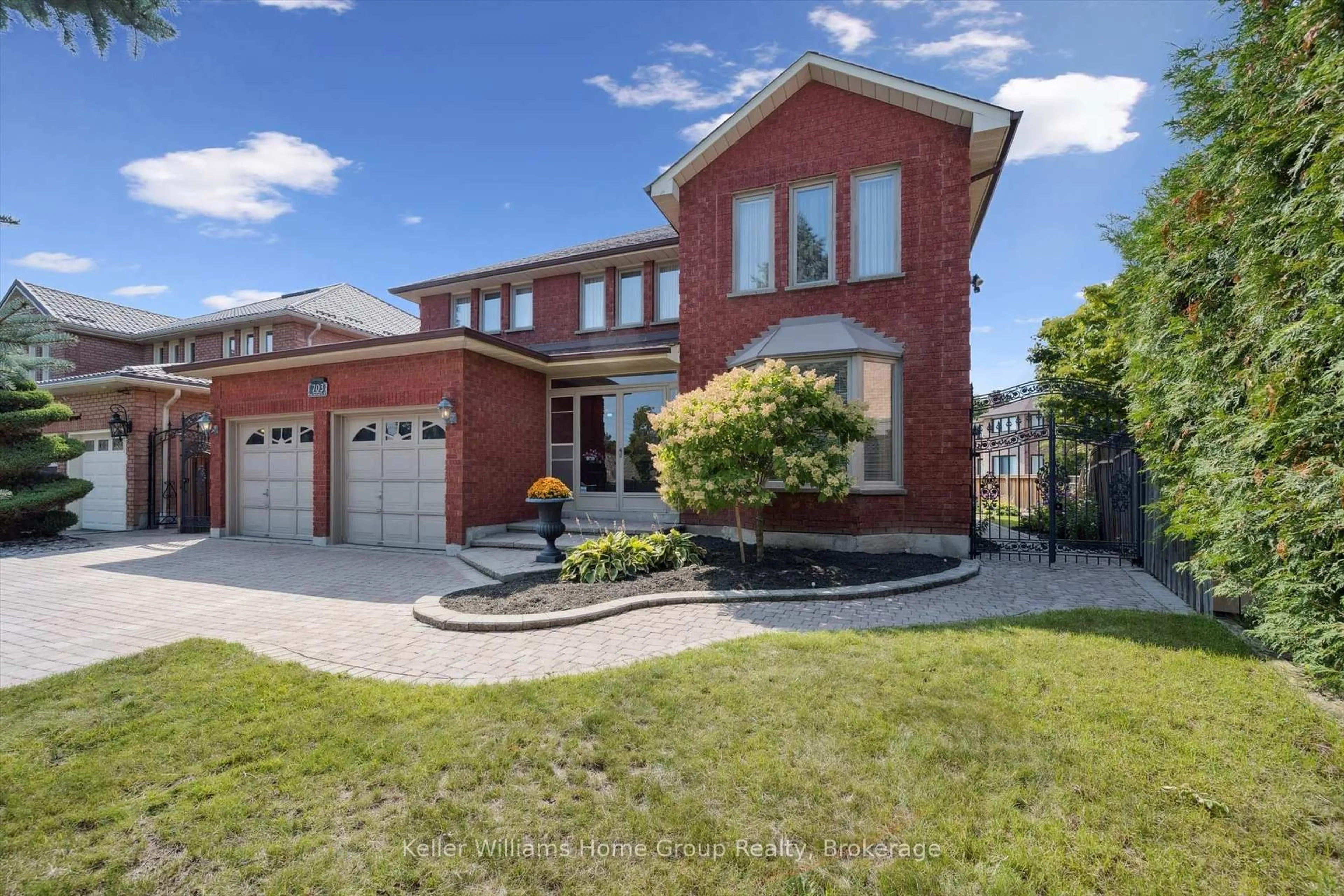 Home with brick exterior material, street for 703 Welcome Crt, Mississauga Ontario L5B 3P8