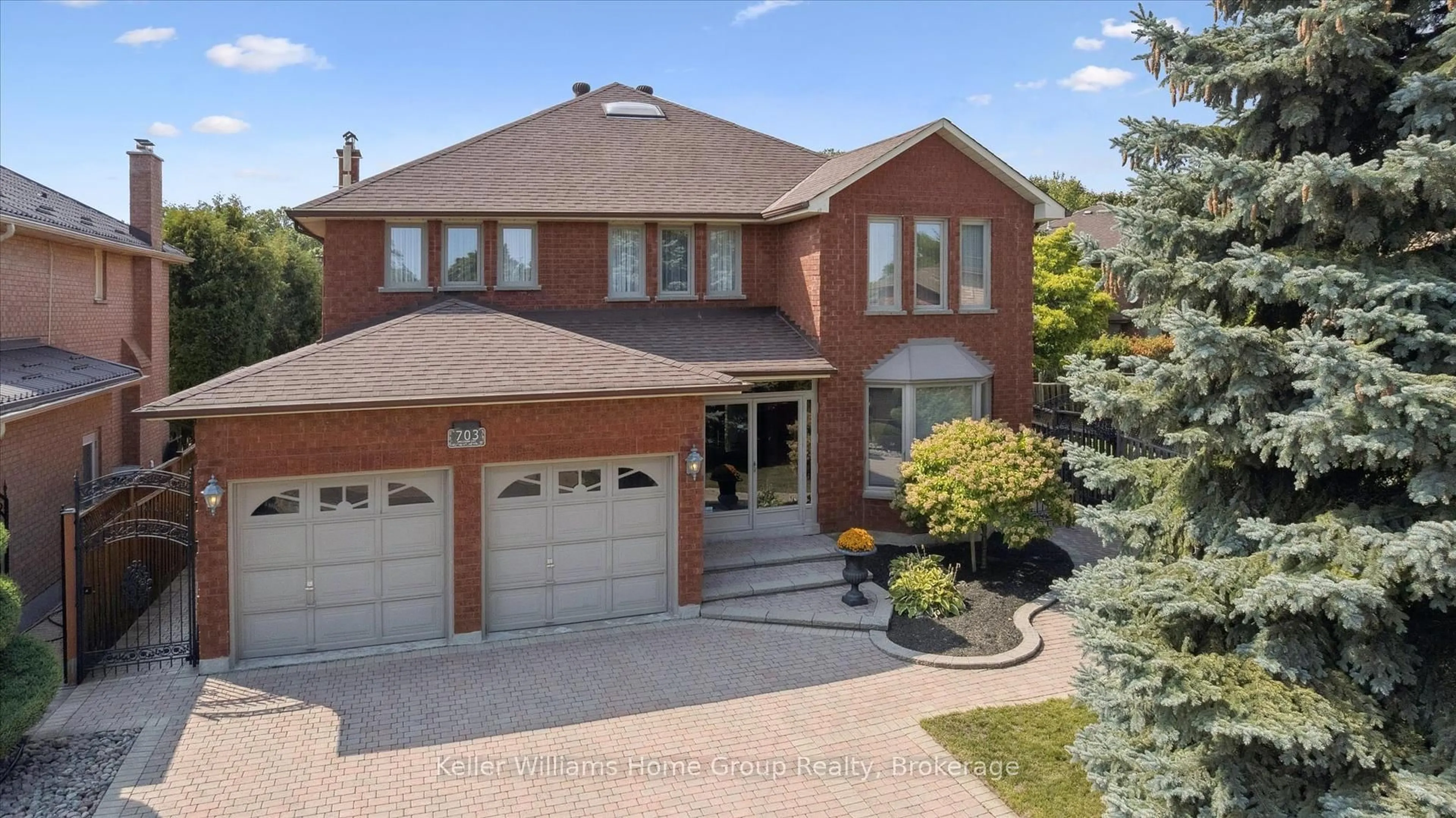 Home with brick exterior material, street for 703 Welcome Crt, Mississauga Ontario L5B 3P8