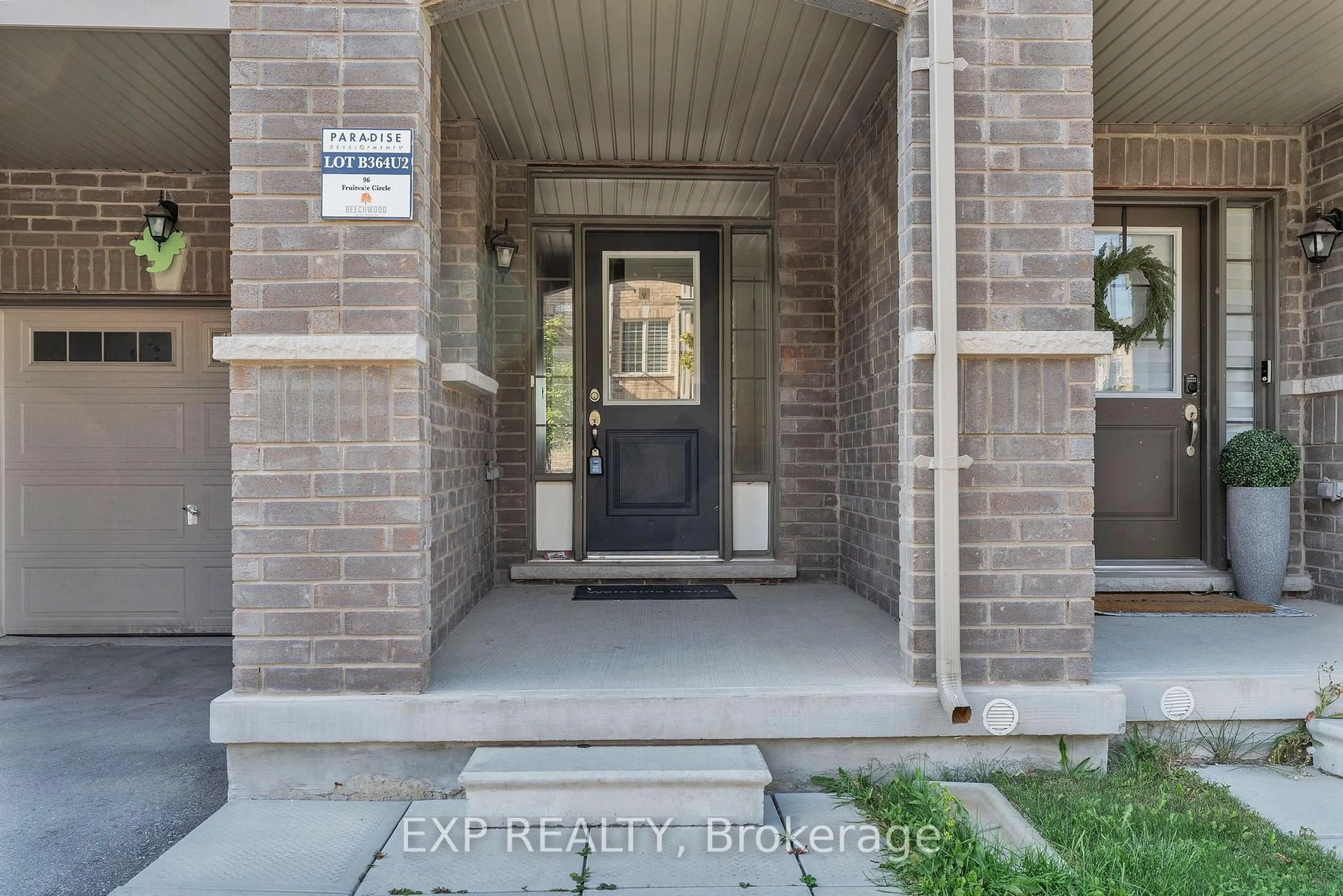 Indoor entryway for 96 Fruitvale Circ, Brampton Ontario M2N 6K8