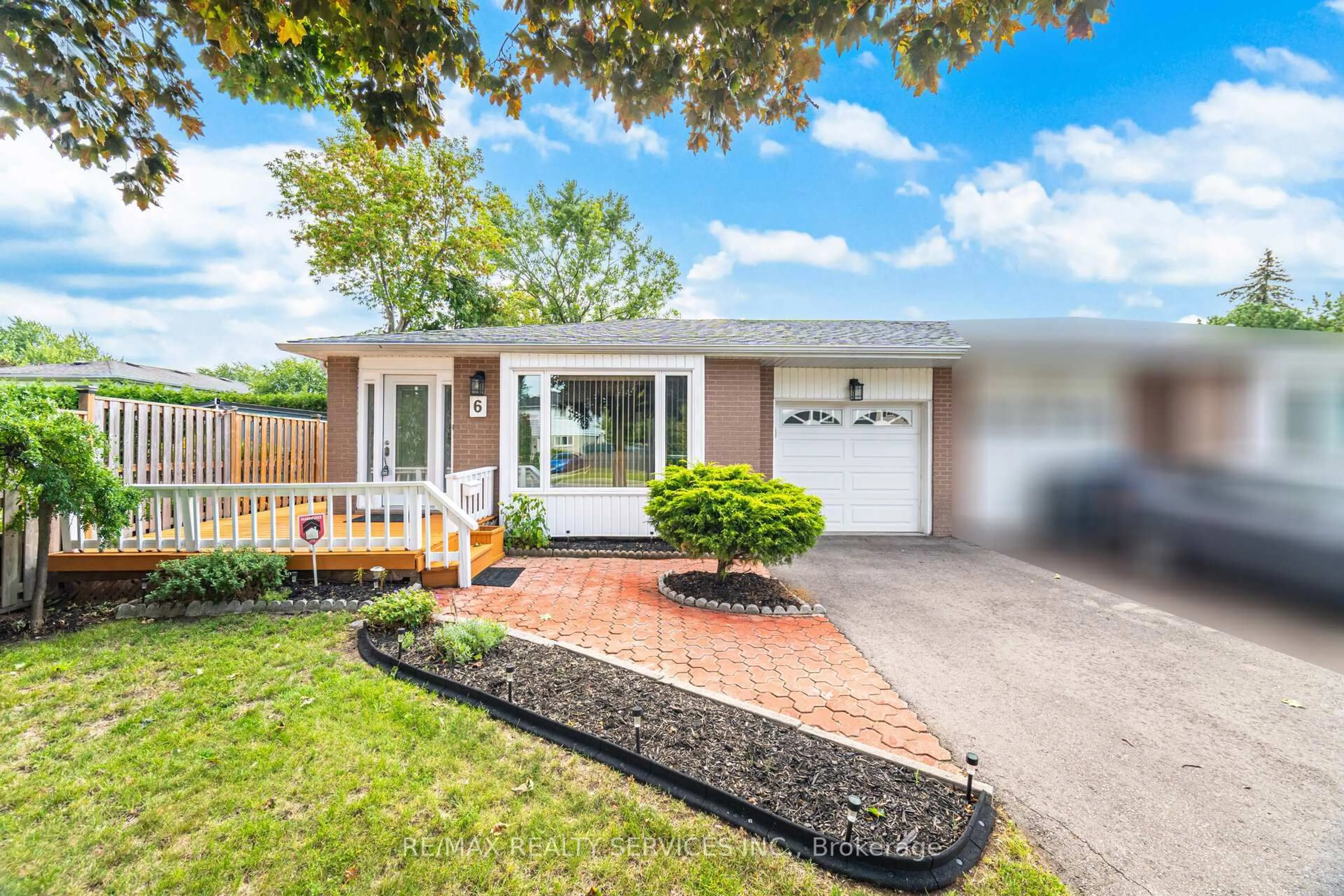 Home with vinyl exterior material, street for 6 Glenmore Cres, Brampton Ontario L6S 1H8
