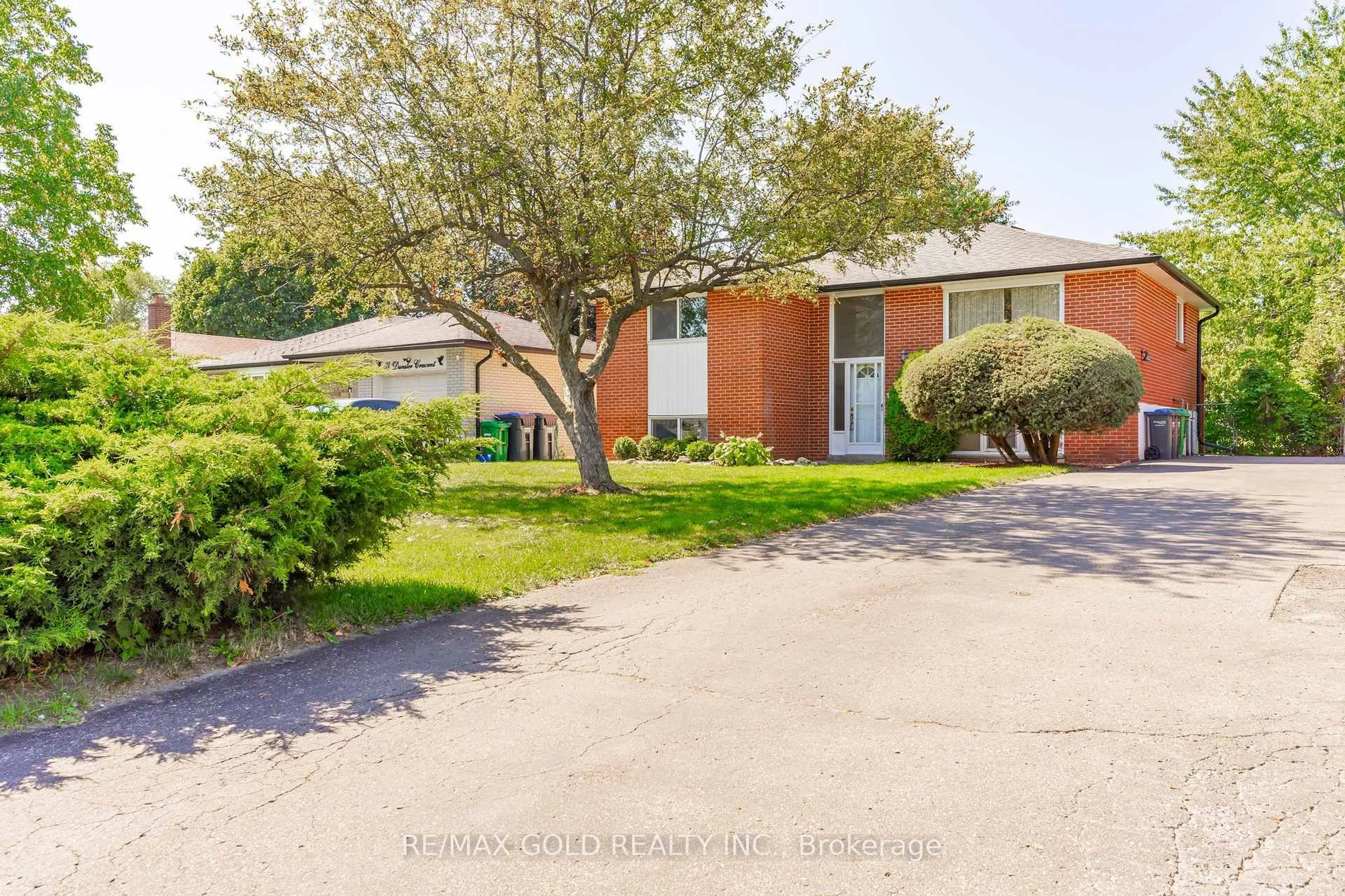 Home with brick exterior material, street for 20 Dunster Cres, Brampton Ontario L6T 3J7