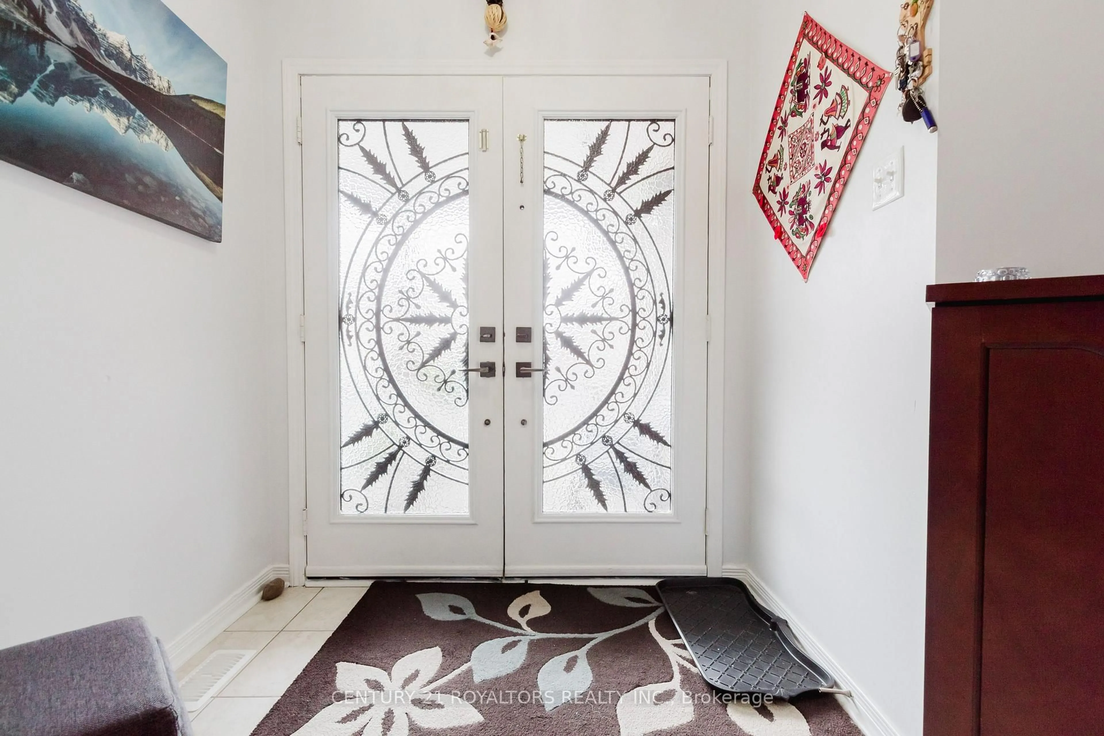 Indoor entryway for 19 OXTAIL Lane, Brampton Ontario L6X 5E2