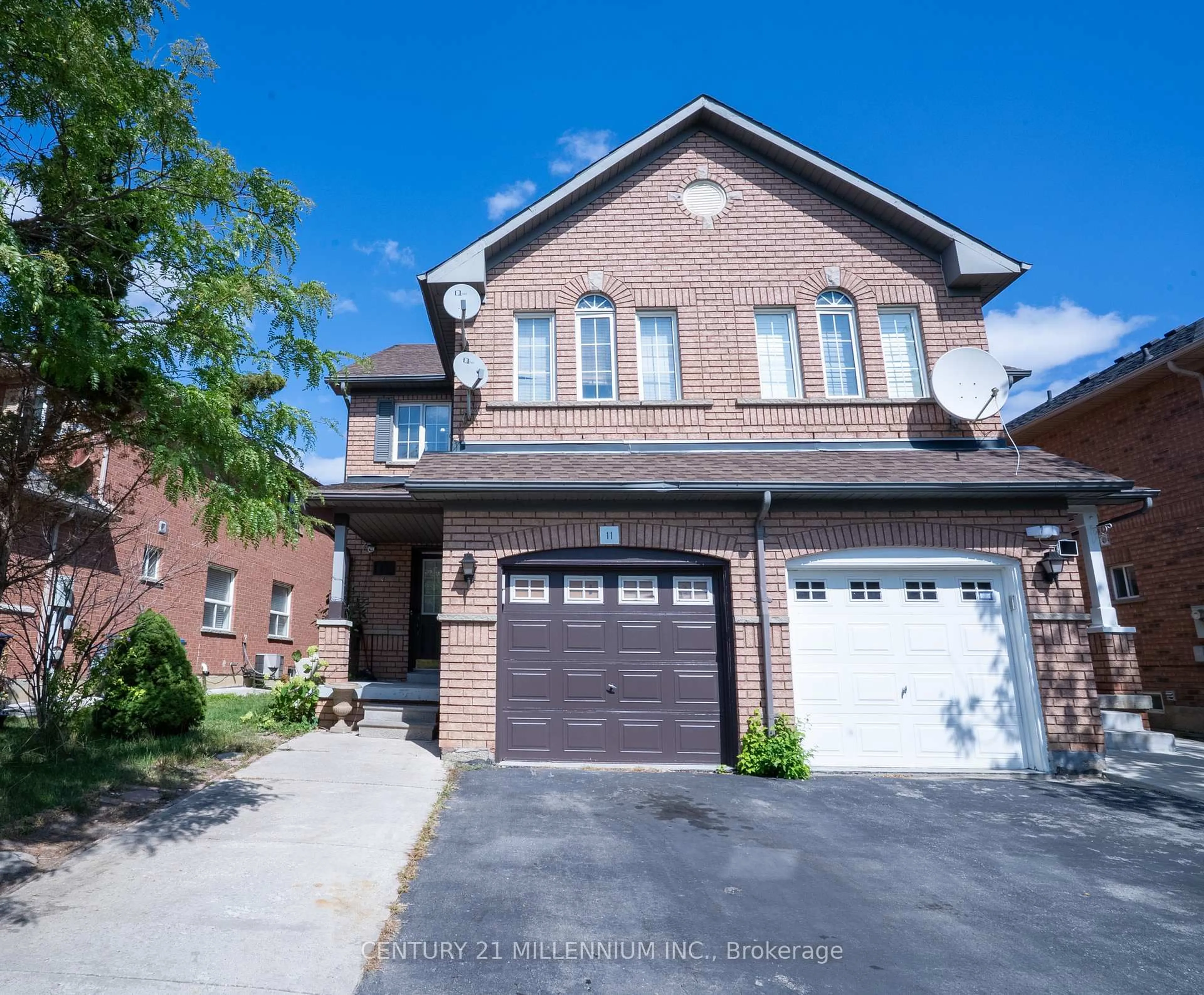 Home with brick exterior material, street for 11 Blairwood Crt, Brampton Ontario L6P 1B5