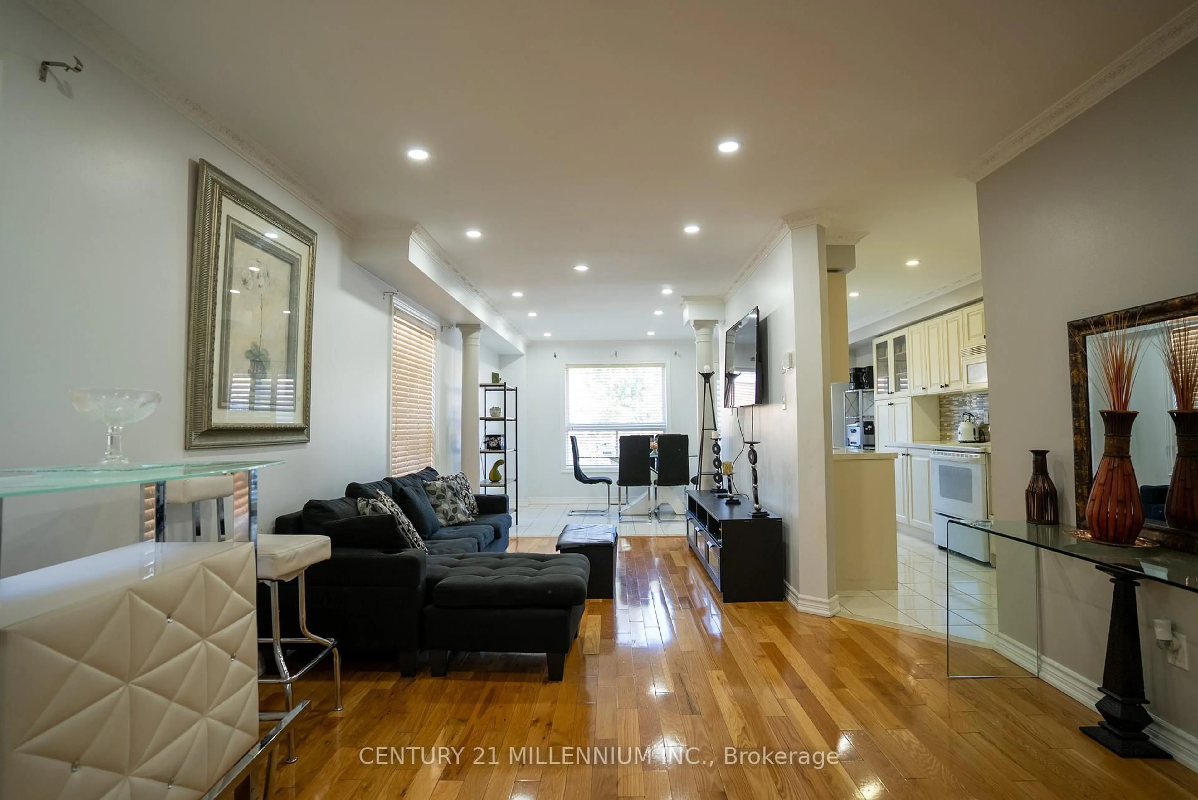 Living room with furniture, unknown for 11 Blairwood Crt, Brampton Ontario L6P 1B5