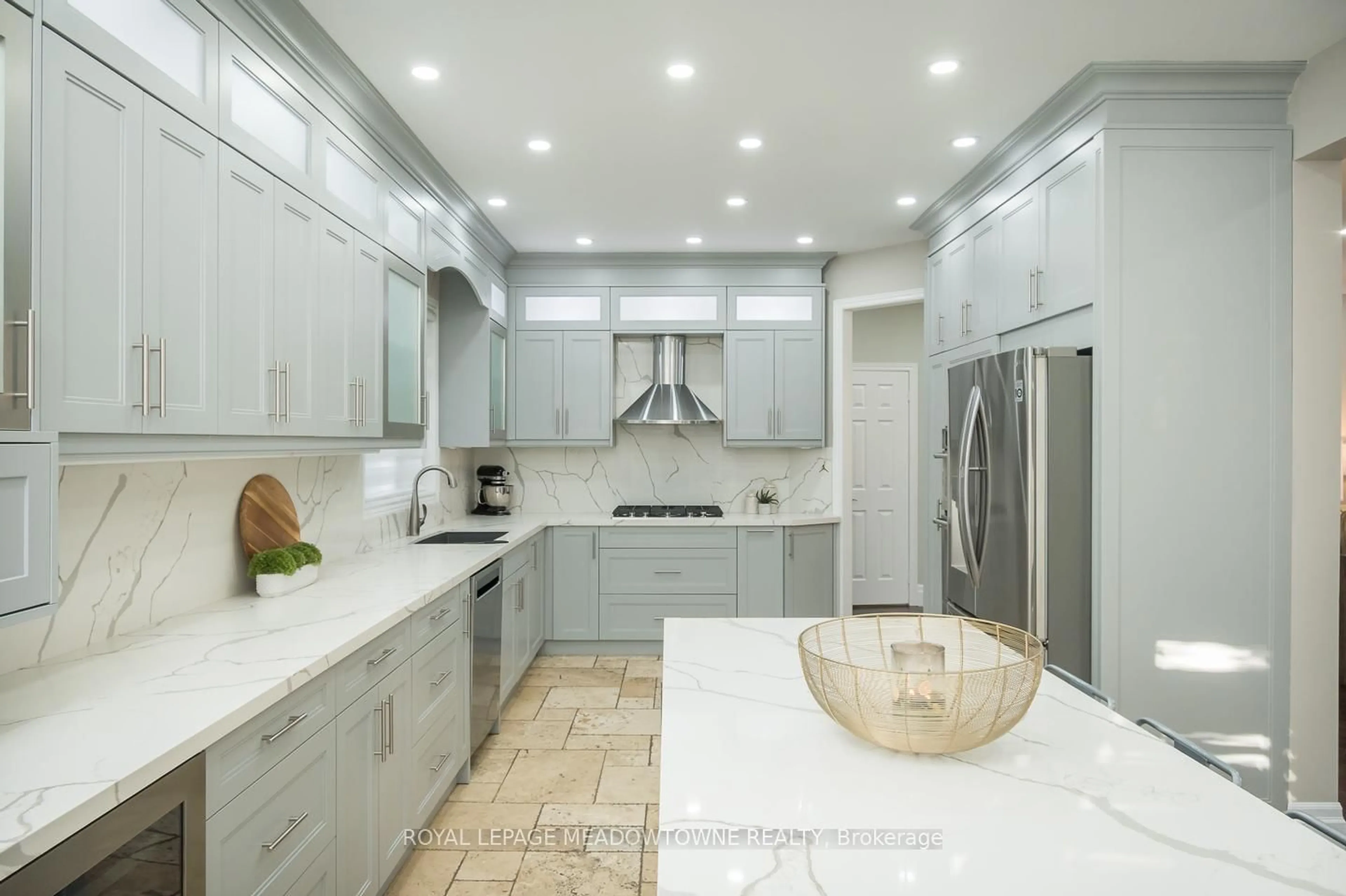 Contemporary kitchen, ceramic/tile floor for 371 Alexander Cres, Milton Ontario L9T 6K7