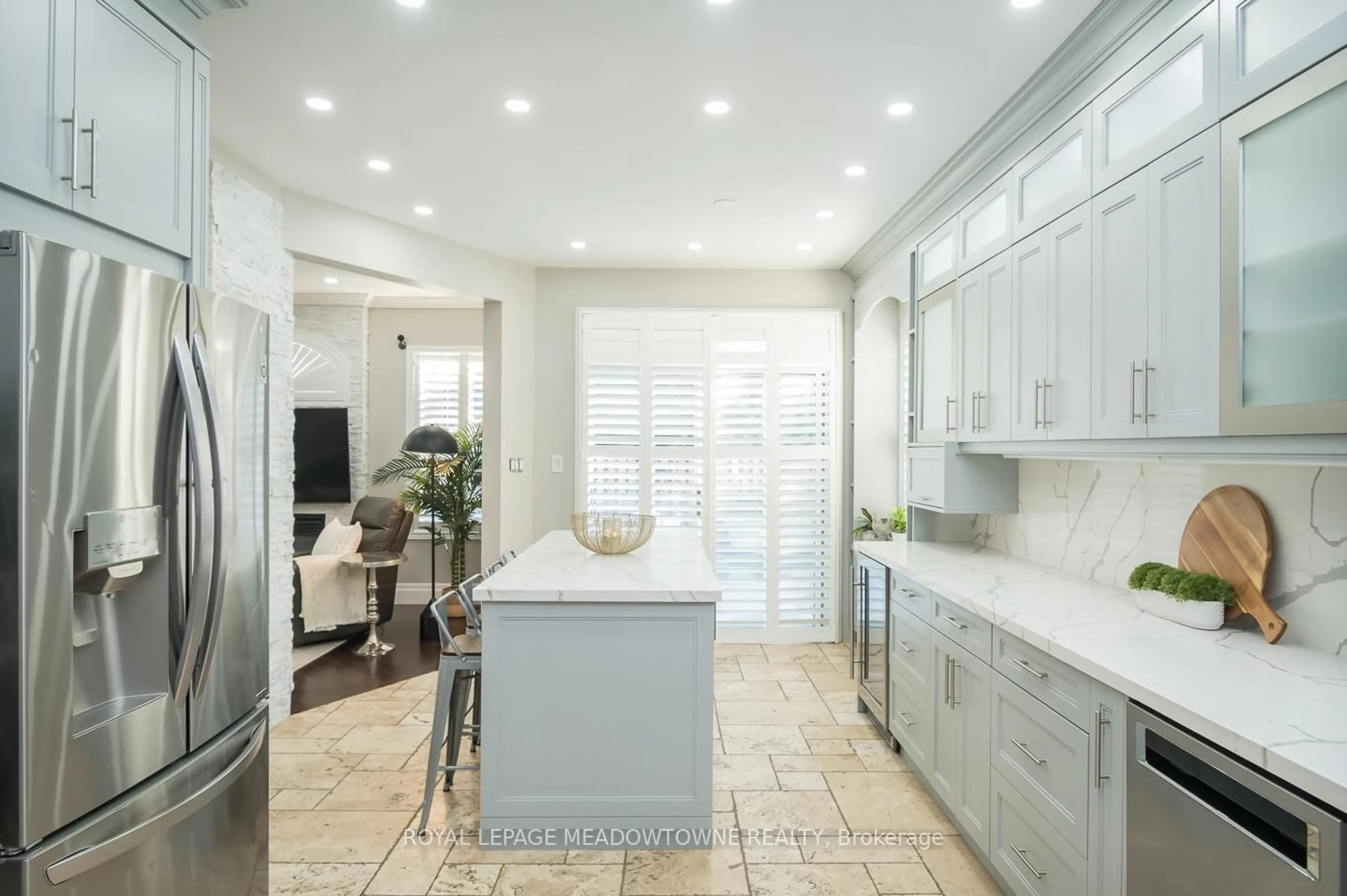 Contemporary kitchen, ceramic/tile floor for 371 Alexander Cres, Milton Ontario L9T 6K7