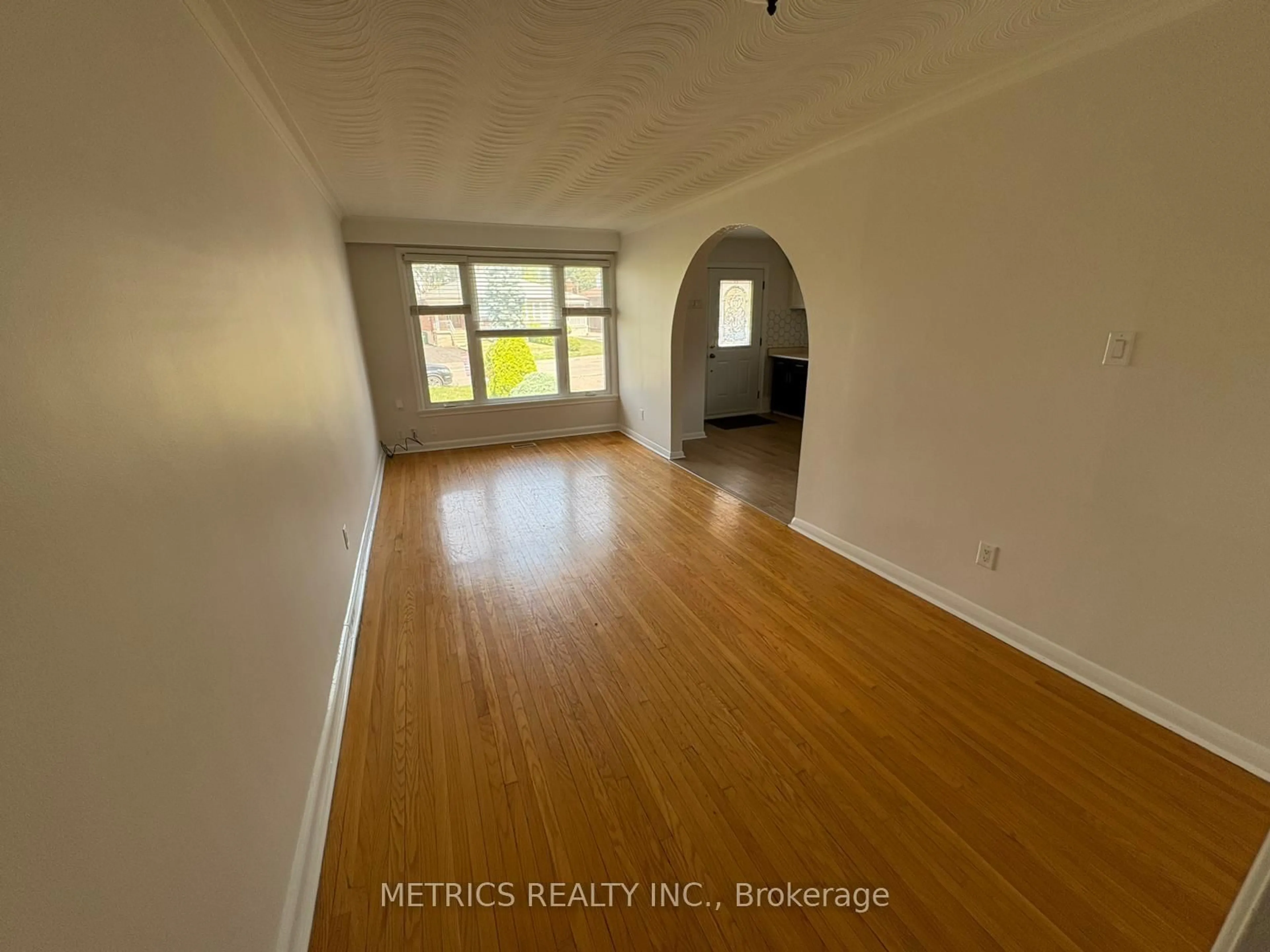 A pic of a room for 100 Snowood Crt, Toronto Ontario M3N 1E8