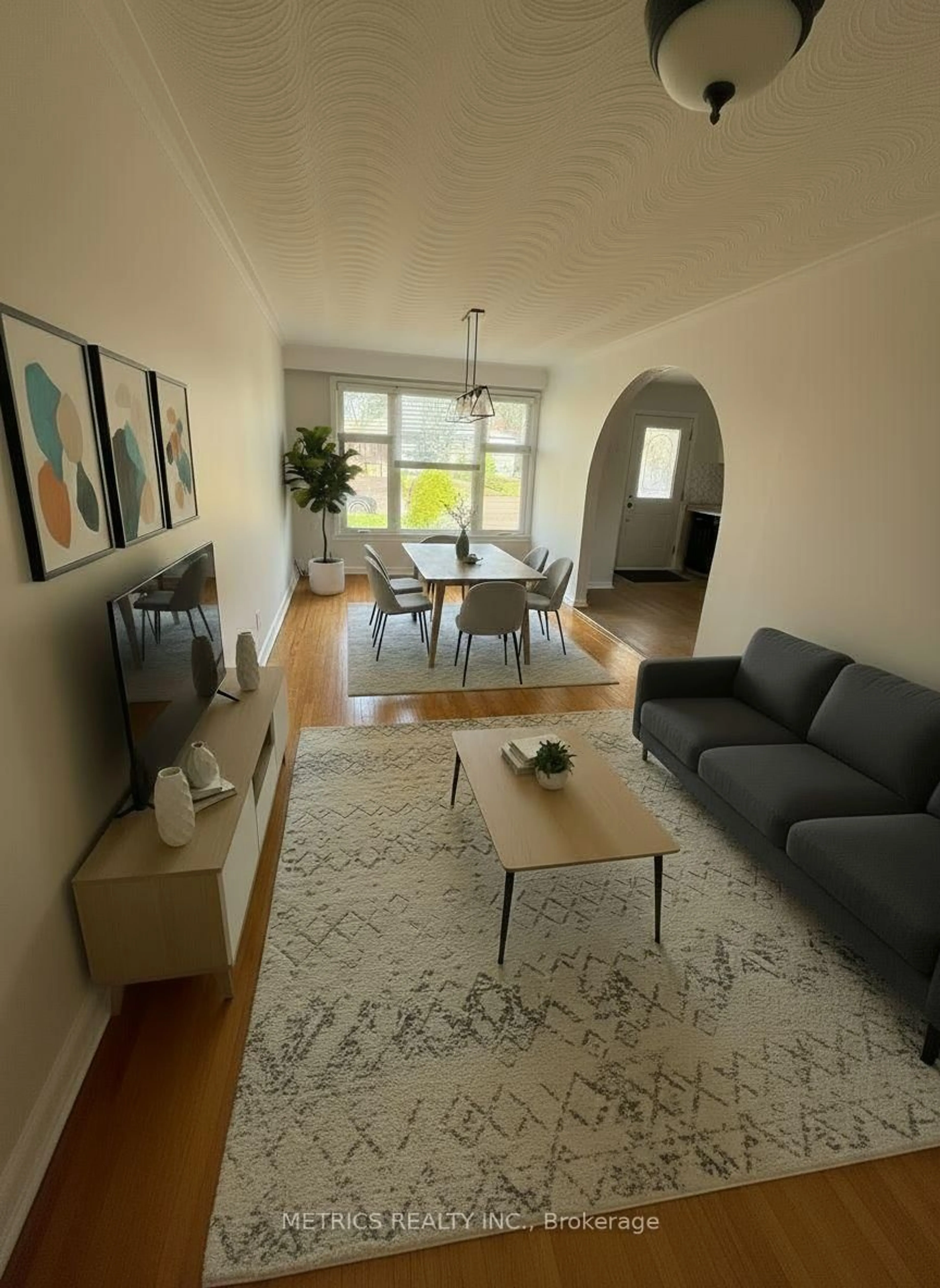 Living room with furniture, unknown for 100 Snowood Crt, Toronto Ontario M3N 1E8