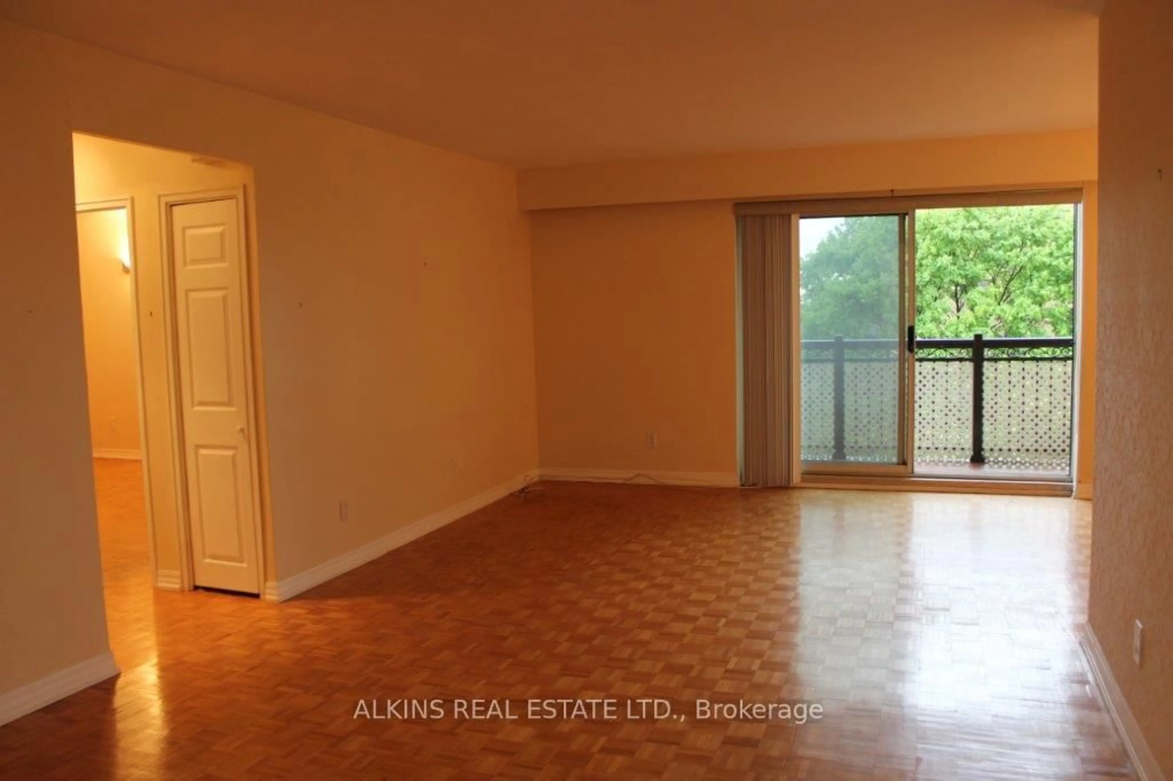 A pic of a room for 557 The East Mall #501, Toronto Ontario M9B 4A5