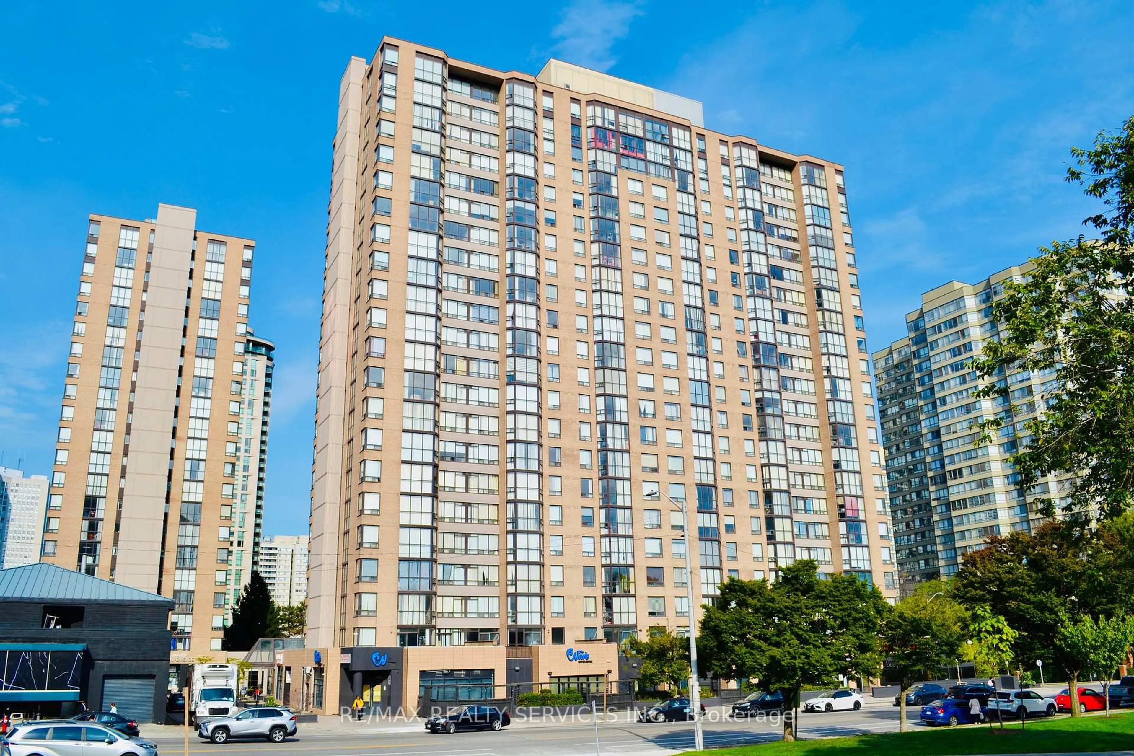 Patio, unknown for 285 Enfield Pl #1001, Mississauga Ontario L5B 3Y6