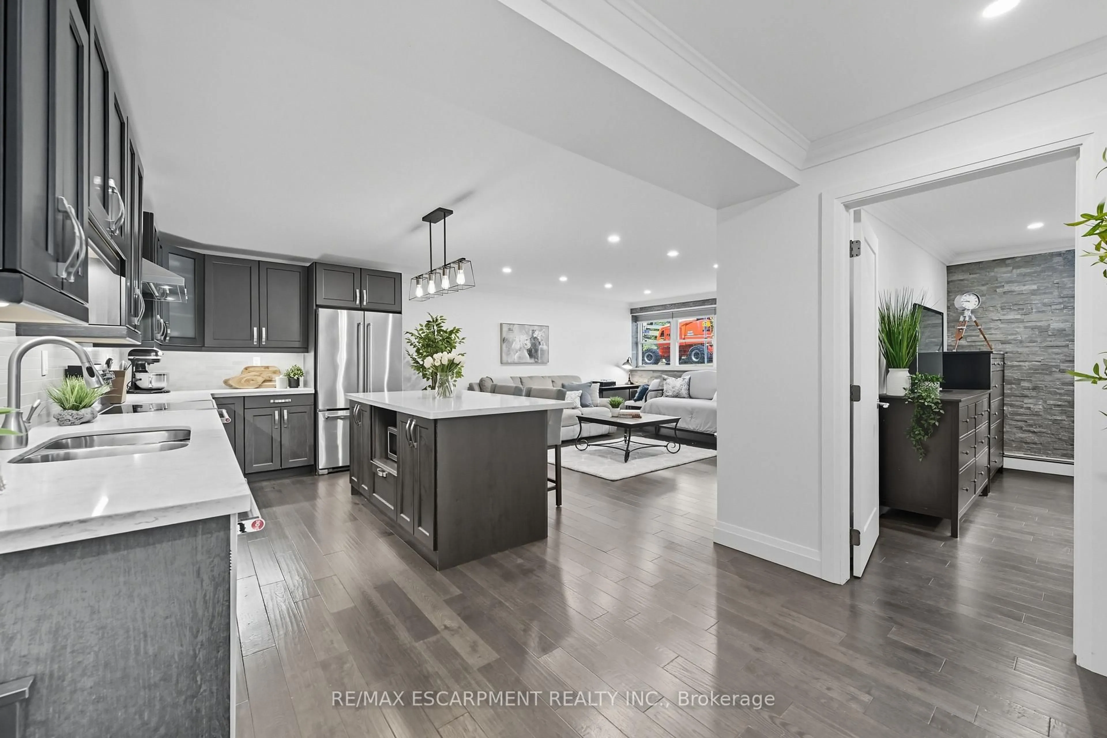 Open concept kitchen, unknown for 1377 Lakeshore Rd #104, Burlington Ontario L7S 1B1