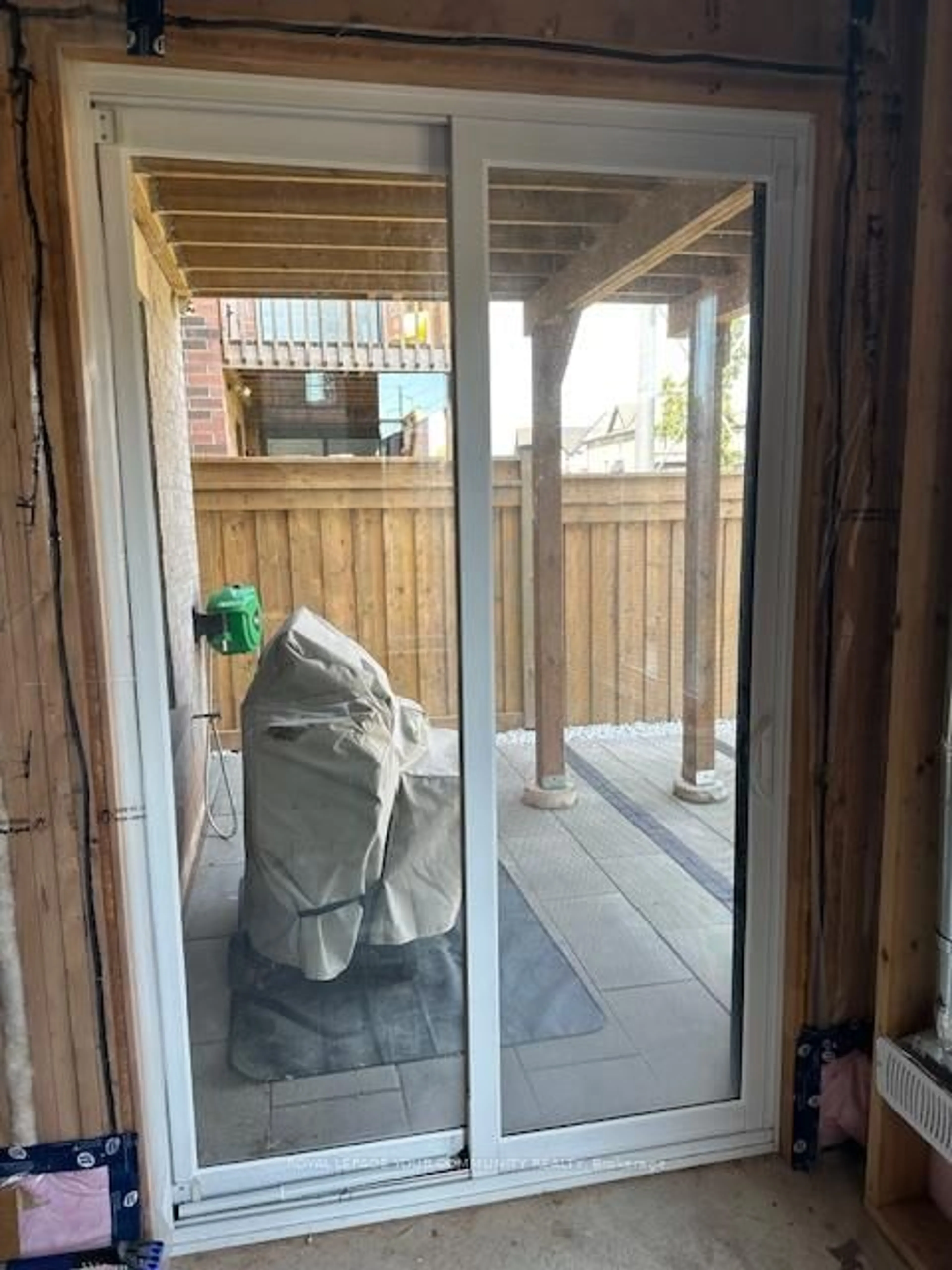 Unknown for 2401 Irene Cres, Oakville Ontario L6M 5M5