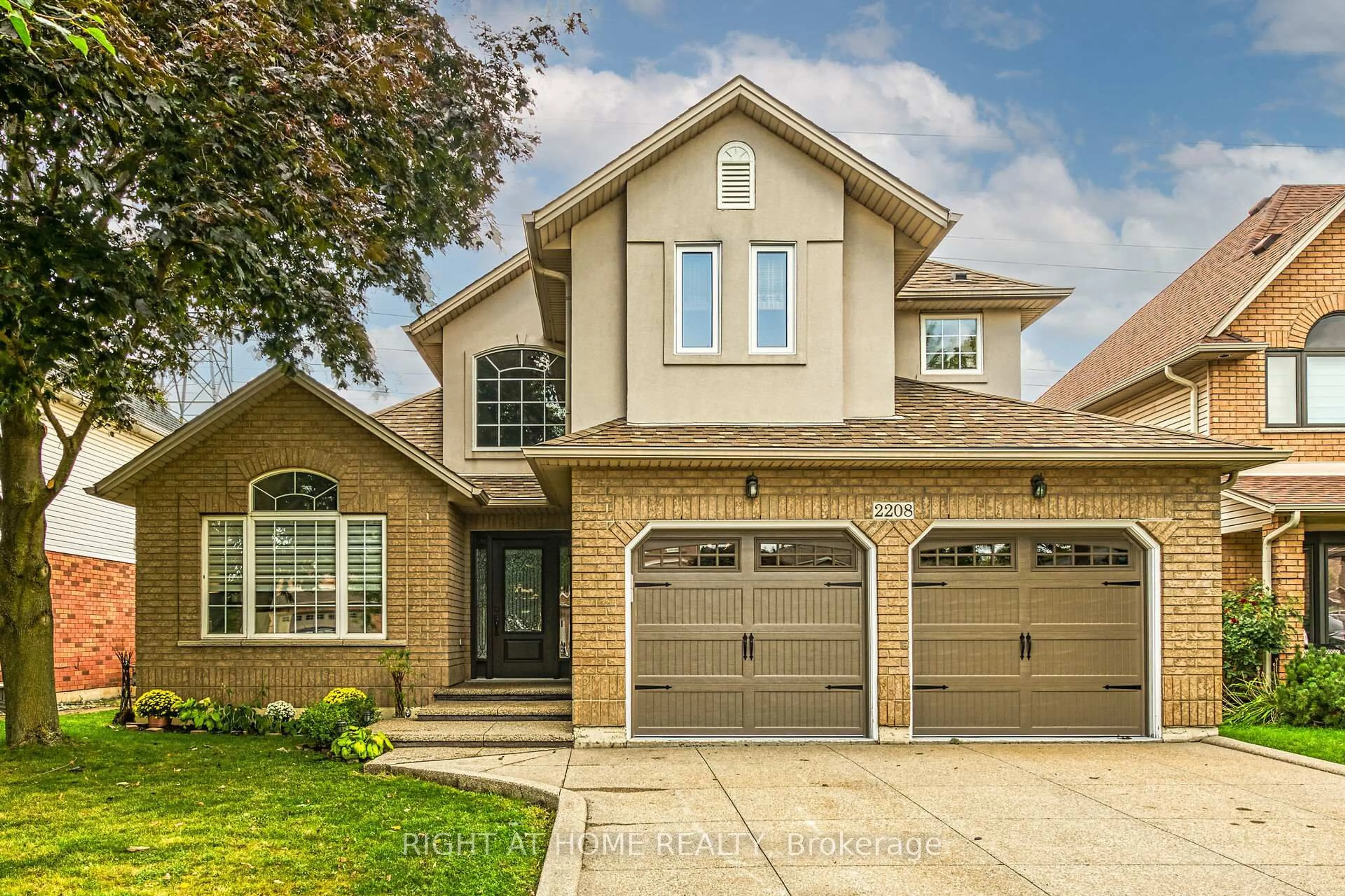 Home with brick exterior material, street for 2208 Greenway Terr, Burlington Ontario L7M 4K8