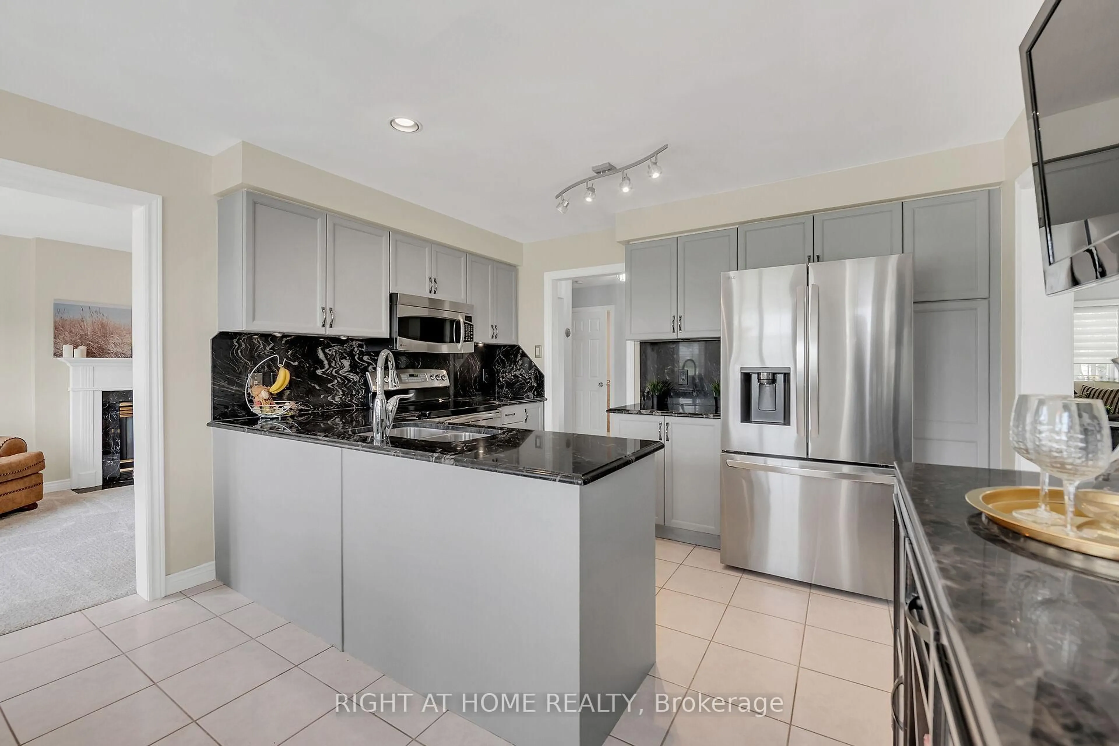 Open concept kitchen, ceramic/tile floor for 2208 Greenway Terr, Burlington Ontario L7M 4K8