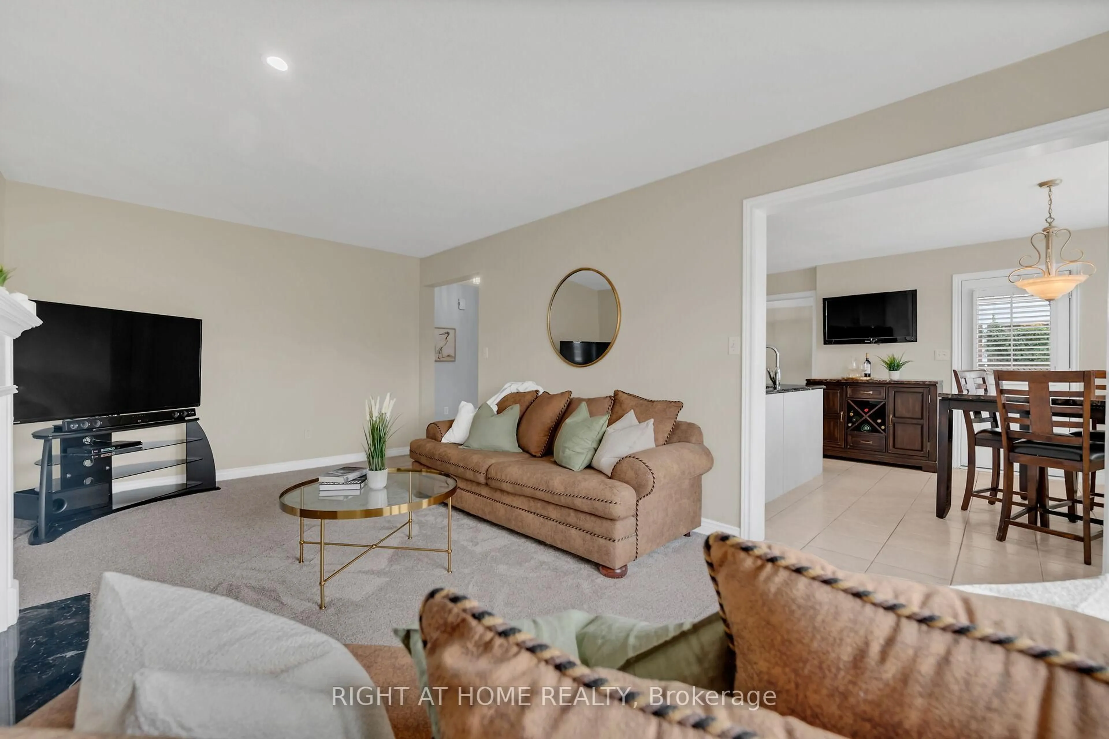 Living room with furniture, unknown for 2208 Greenway Terr, Burlington Ontario L7M 4K8
