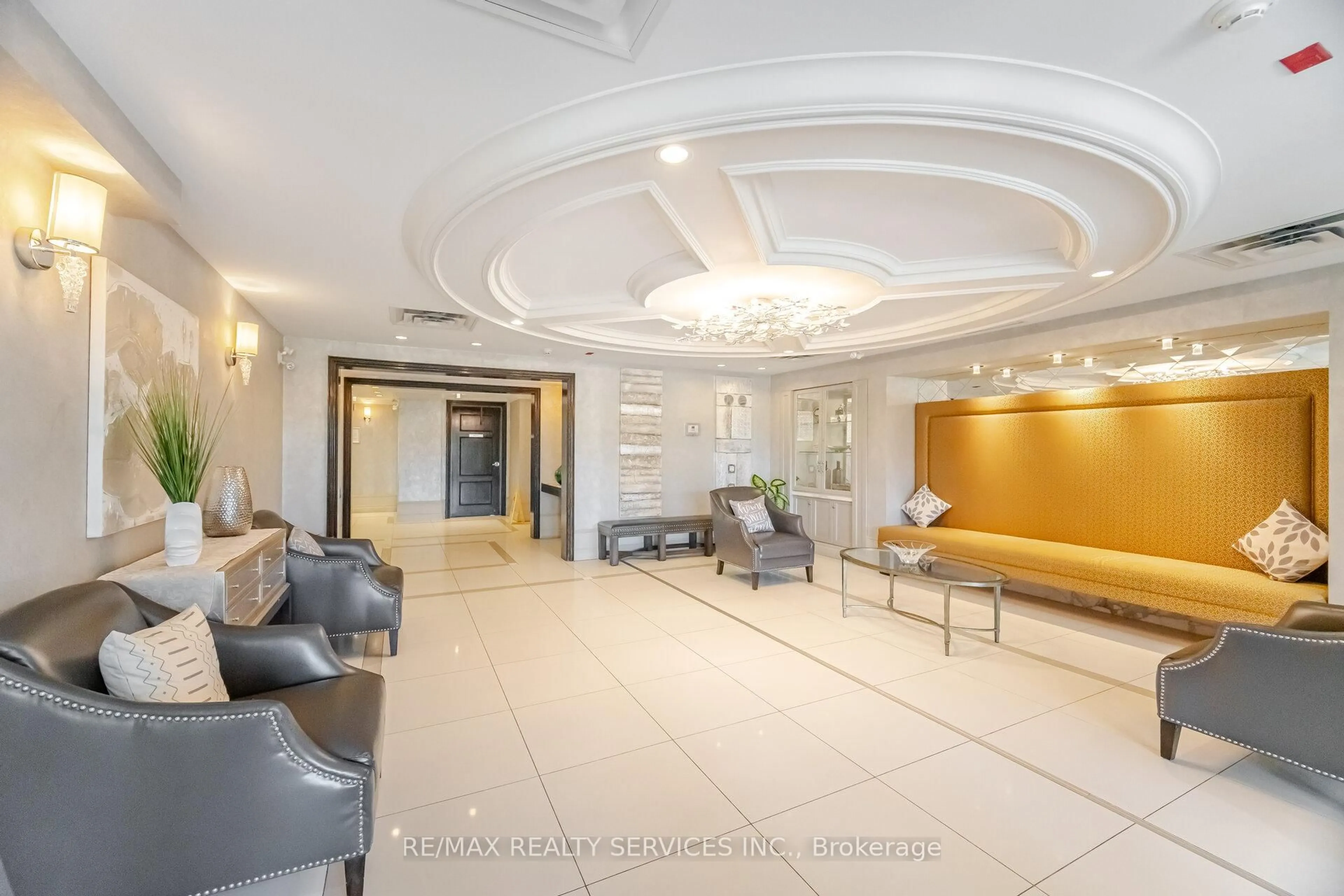 Lobby for 60 Via Rosedale Way #105, Brampton Ontario L6R 3X6