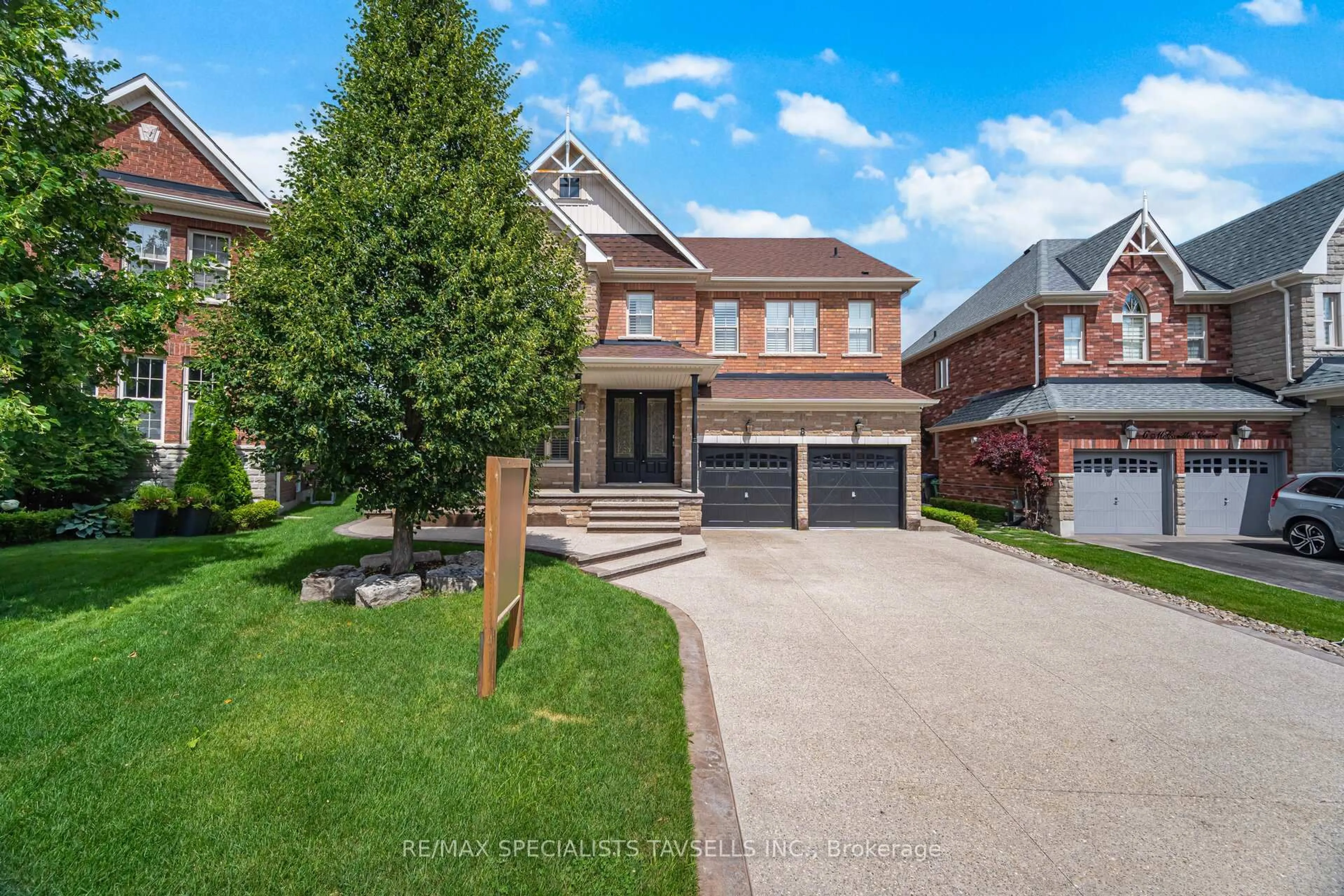 Home with brick exterior material, street for 8 Mccandless Crt, Caledon Ontario L7C 3R7