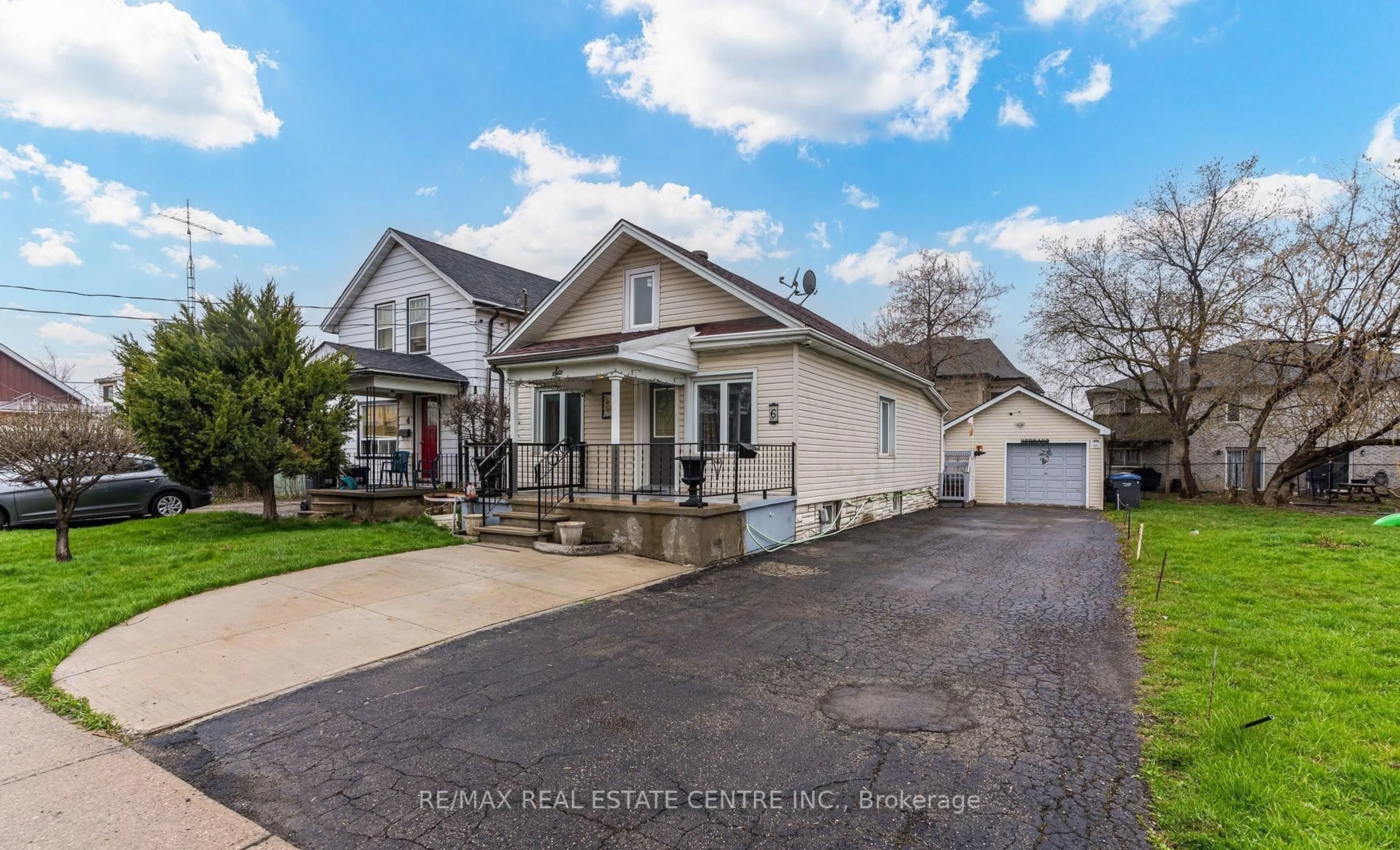 Unknown for 6 Eastern Ave, Brampton Ontario L6W 1X6