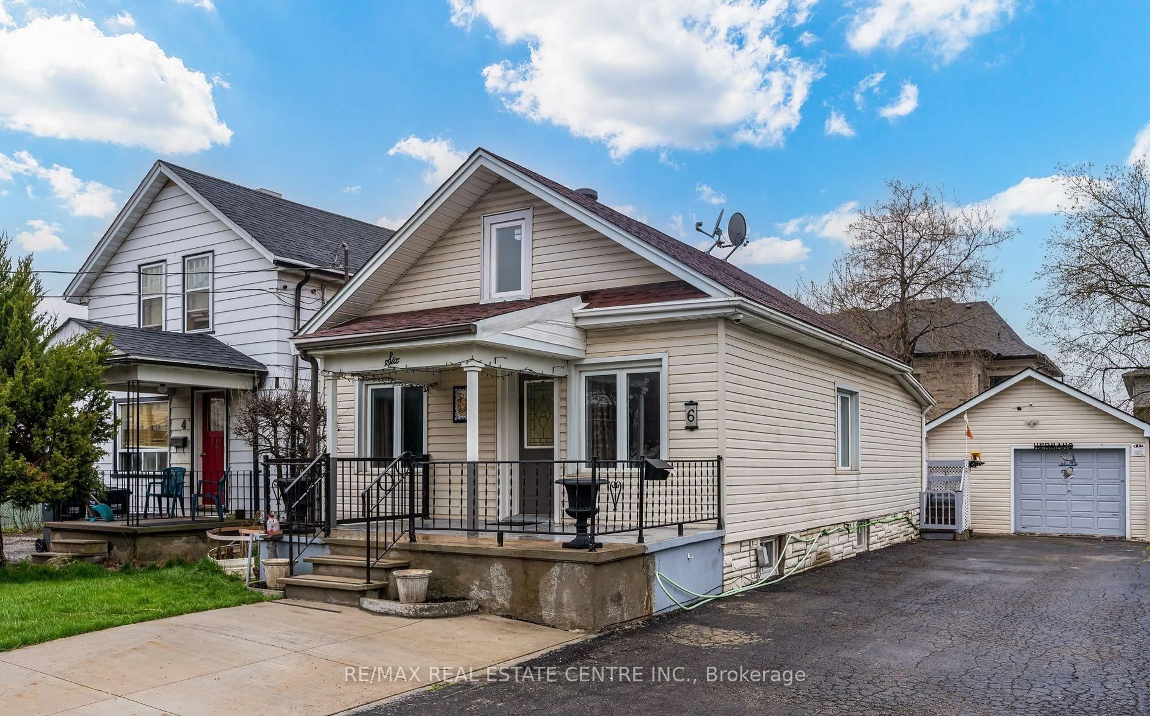 Unknown for 6 Eastern Ave, Brampton Ontario L6W 1X6