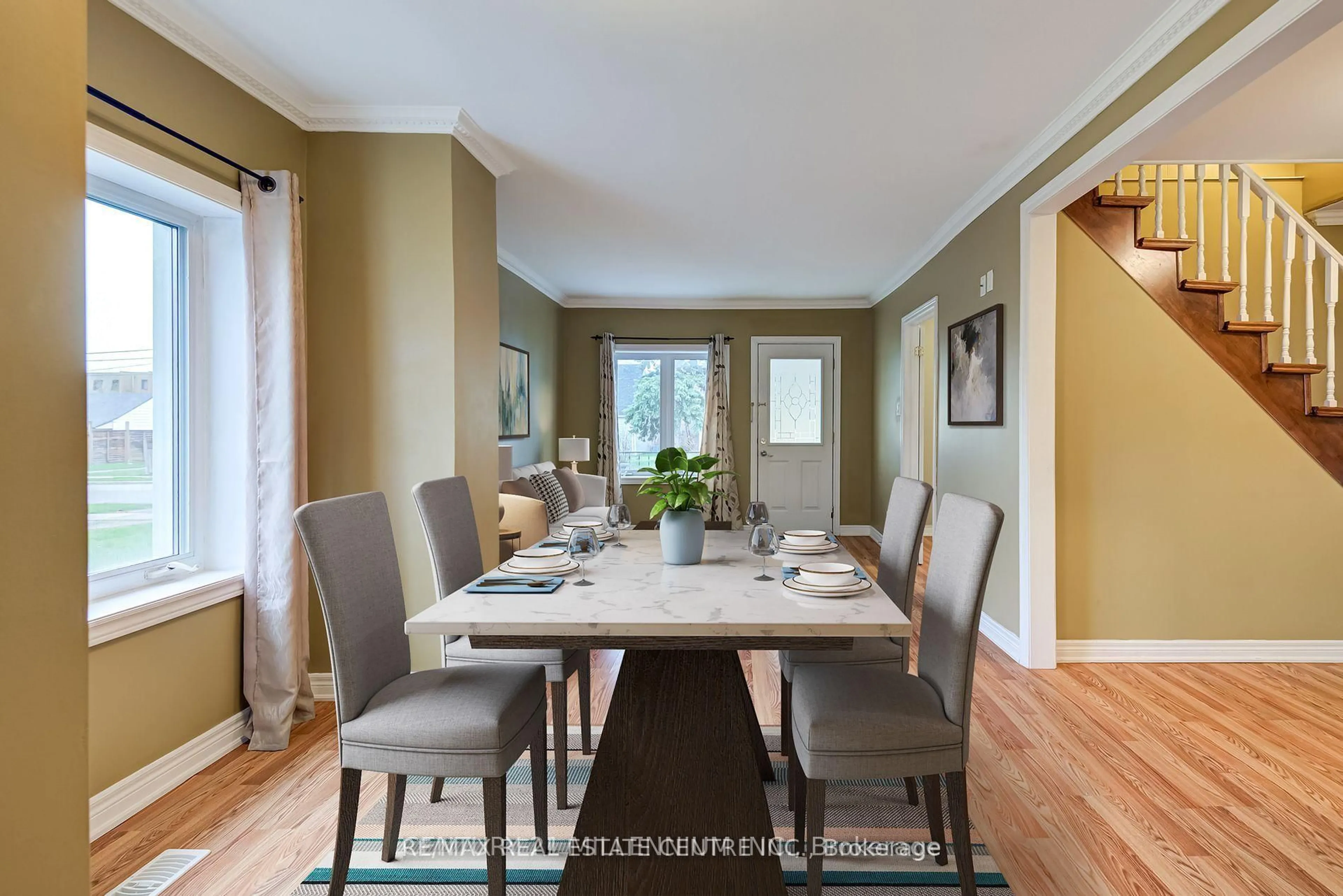 Dining room, unknown for 6 Eastern Ave, Brampton Ontario L6W 1X6