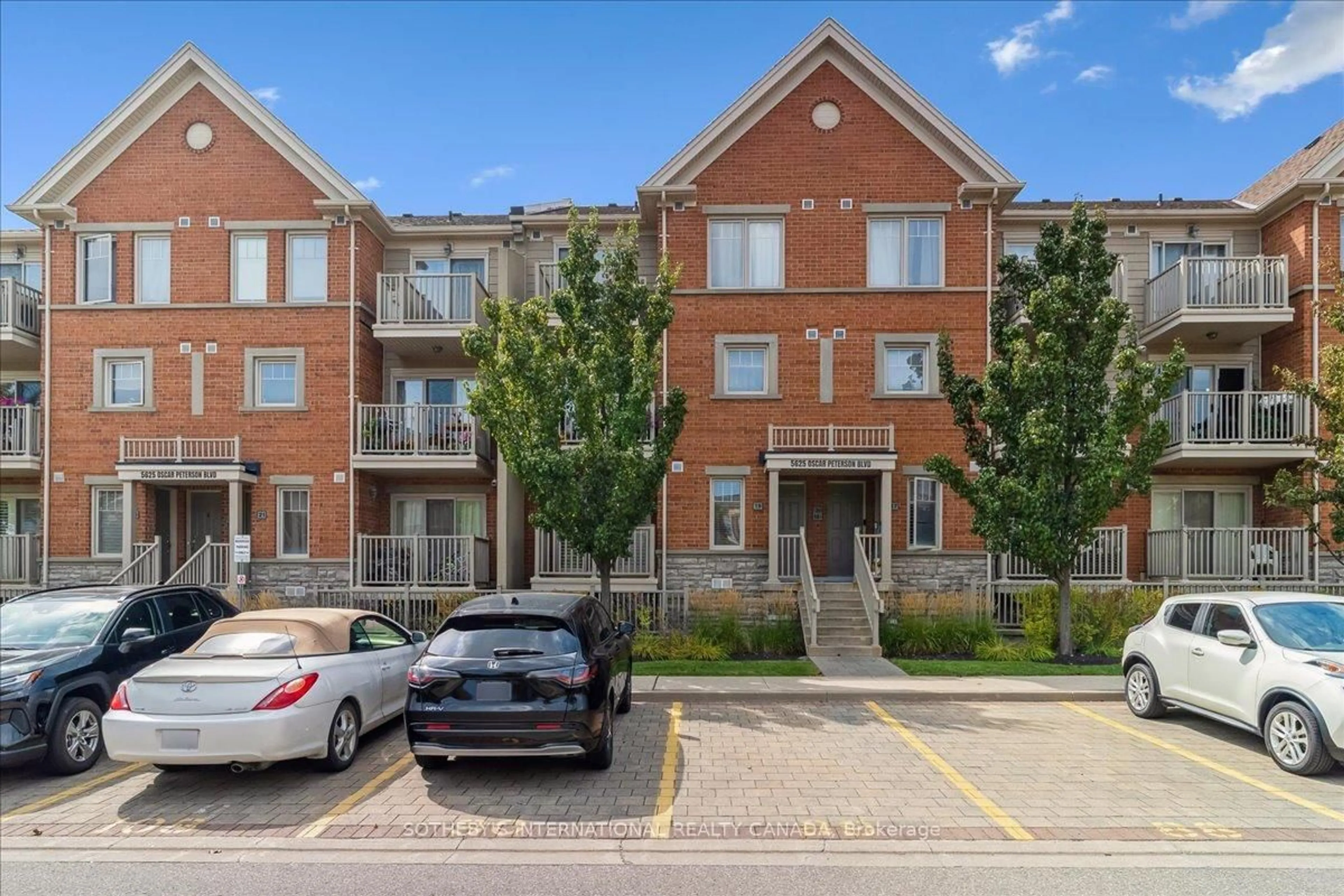 A pic from outside/outdoor area/front of a property/back of a property/a pic from drone, street for 5625 Oscar Peterson Blvd #19, Mississauga Ontario L5M 0T2