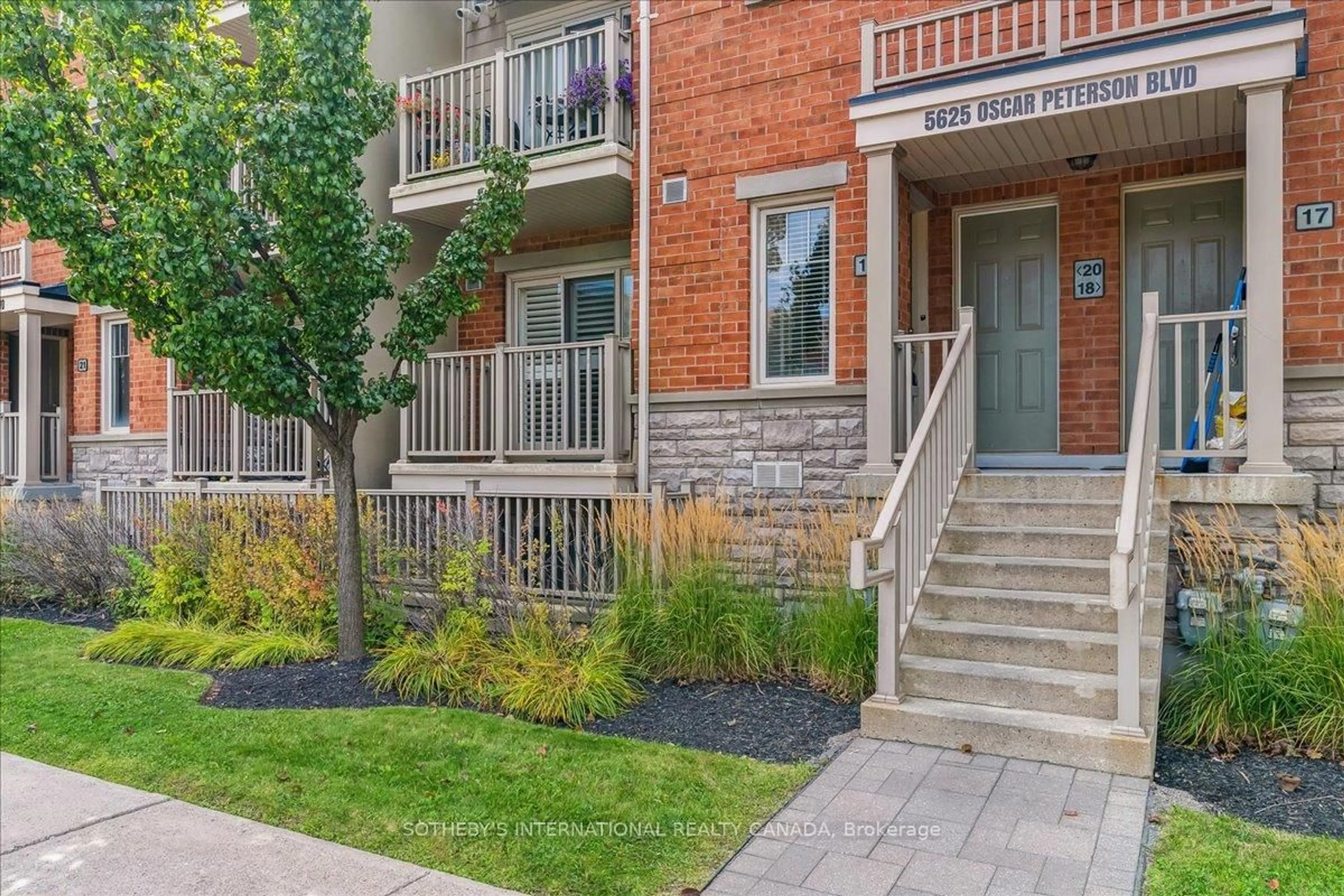 Patio, street for 5625 Oscar Peterson Blvd #19, Mississauga Ontario L5M 0T2