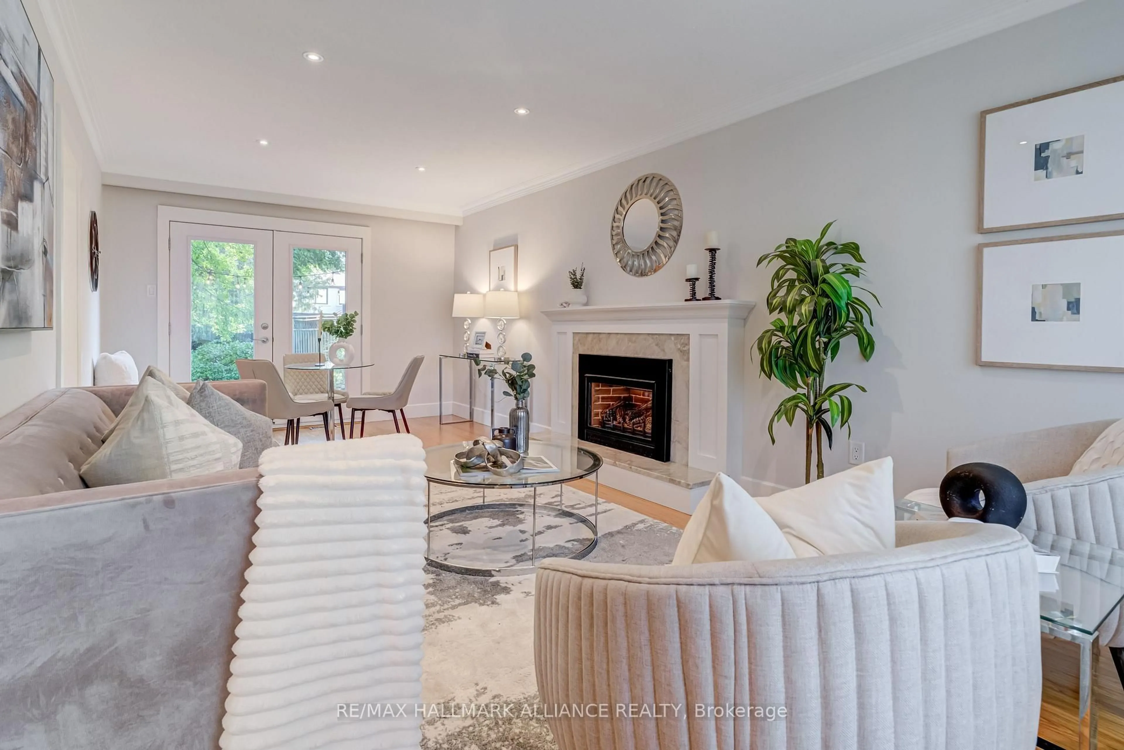 Living room with furniture, unknown for 196 Sabel St, Oakville Ontario L6L 3V4