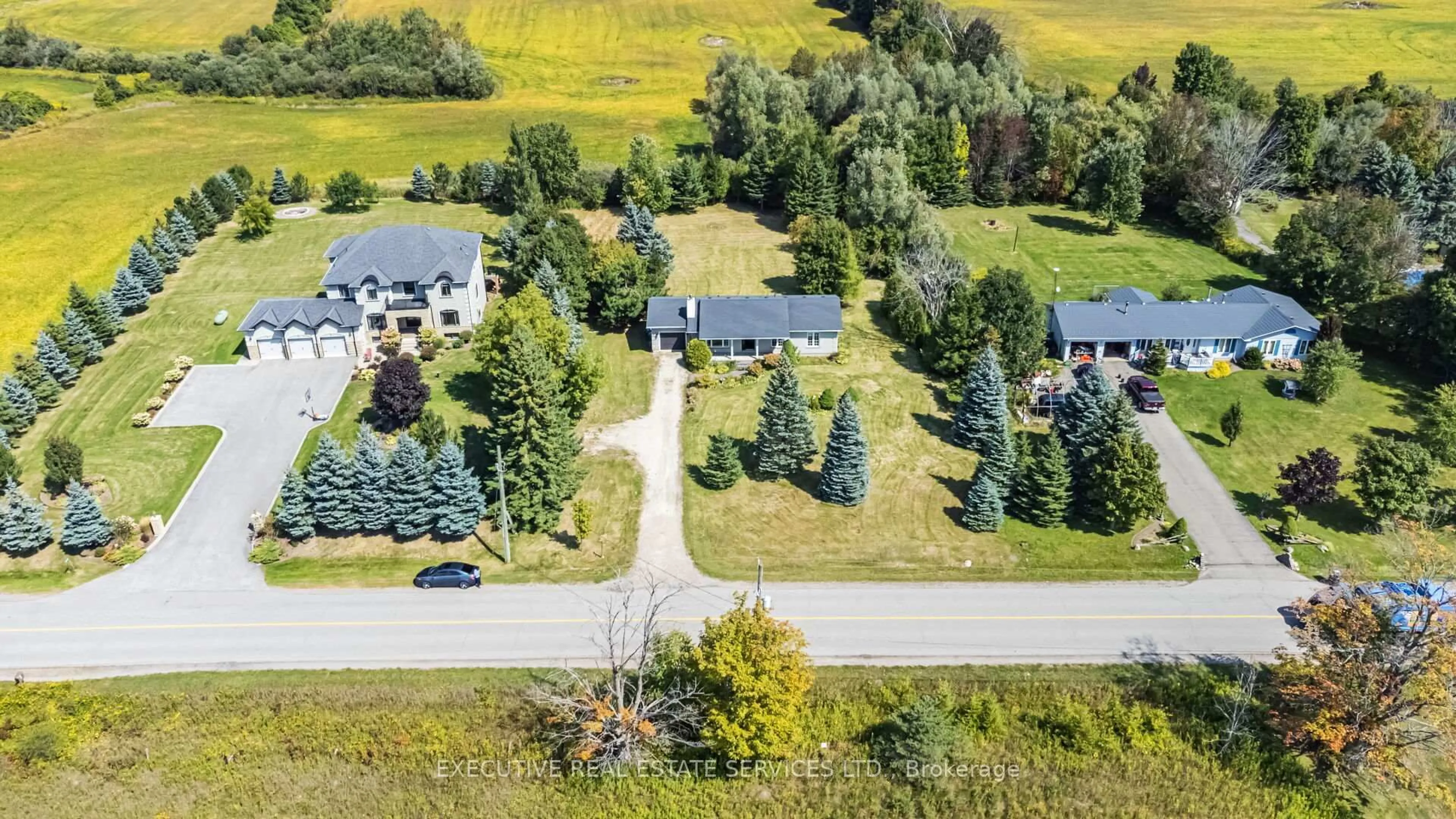 A pic from outside/outdoor area/front of a property/back of a property/a pic from drone, street for 18819 Kennedy Rd, Caledon Ontario L7K 1Y8