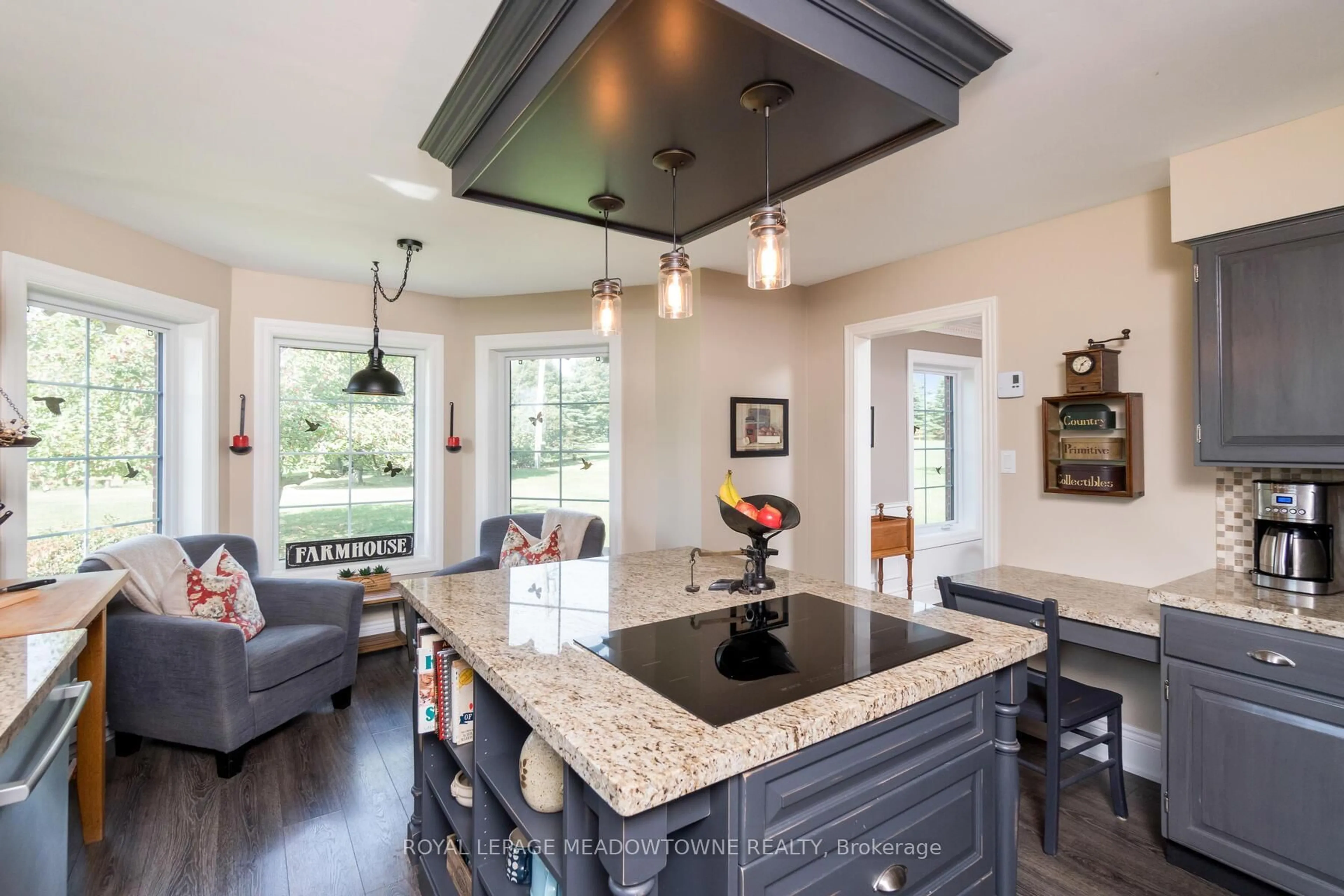 Open concept kitchen, unknown for 14214 Eighth Line, Halton Hills Ontario L7G 4S4