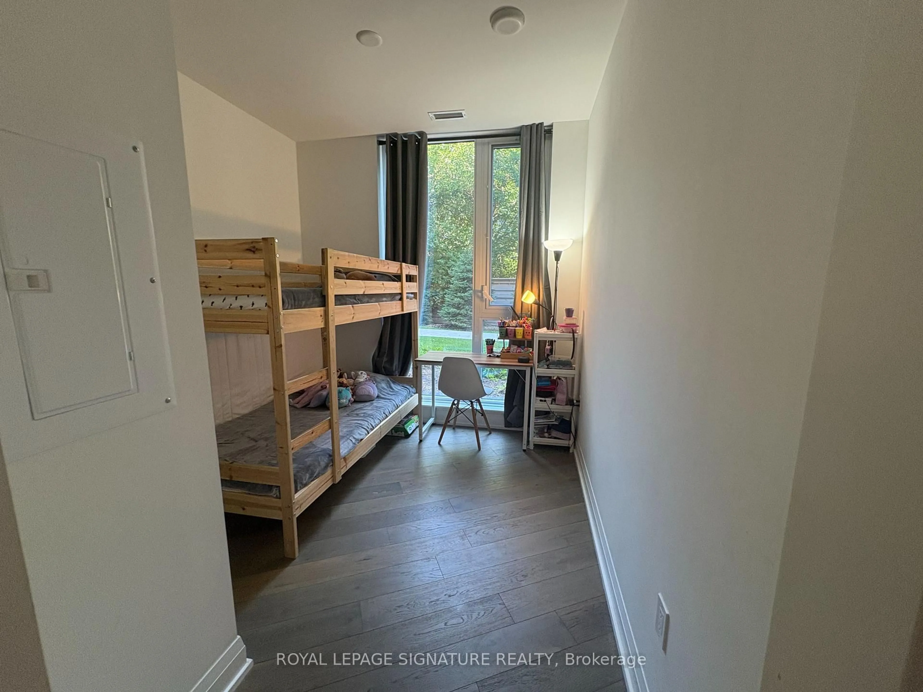 A pic of a room for 293 The Kingsway #109, Toronto Ontario M9A 0E8