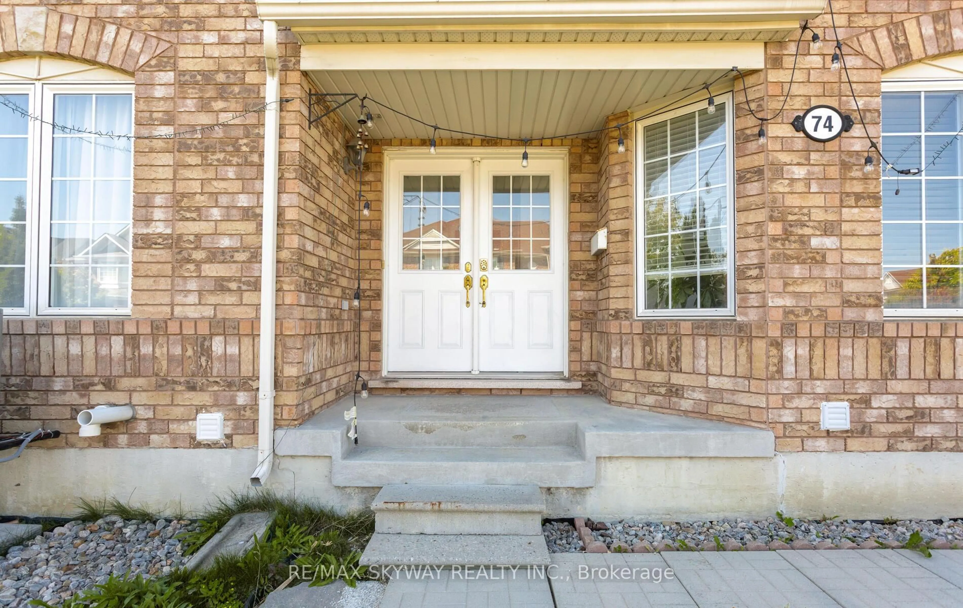 Unknown for 74 Magnificent Crt, Brampton Ontario L6P 2T2