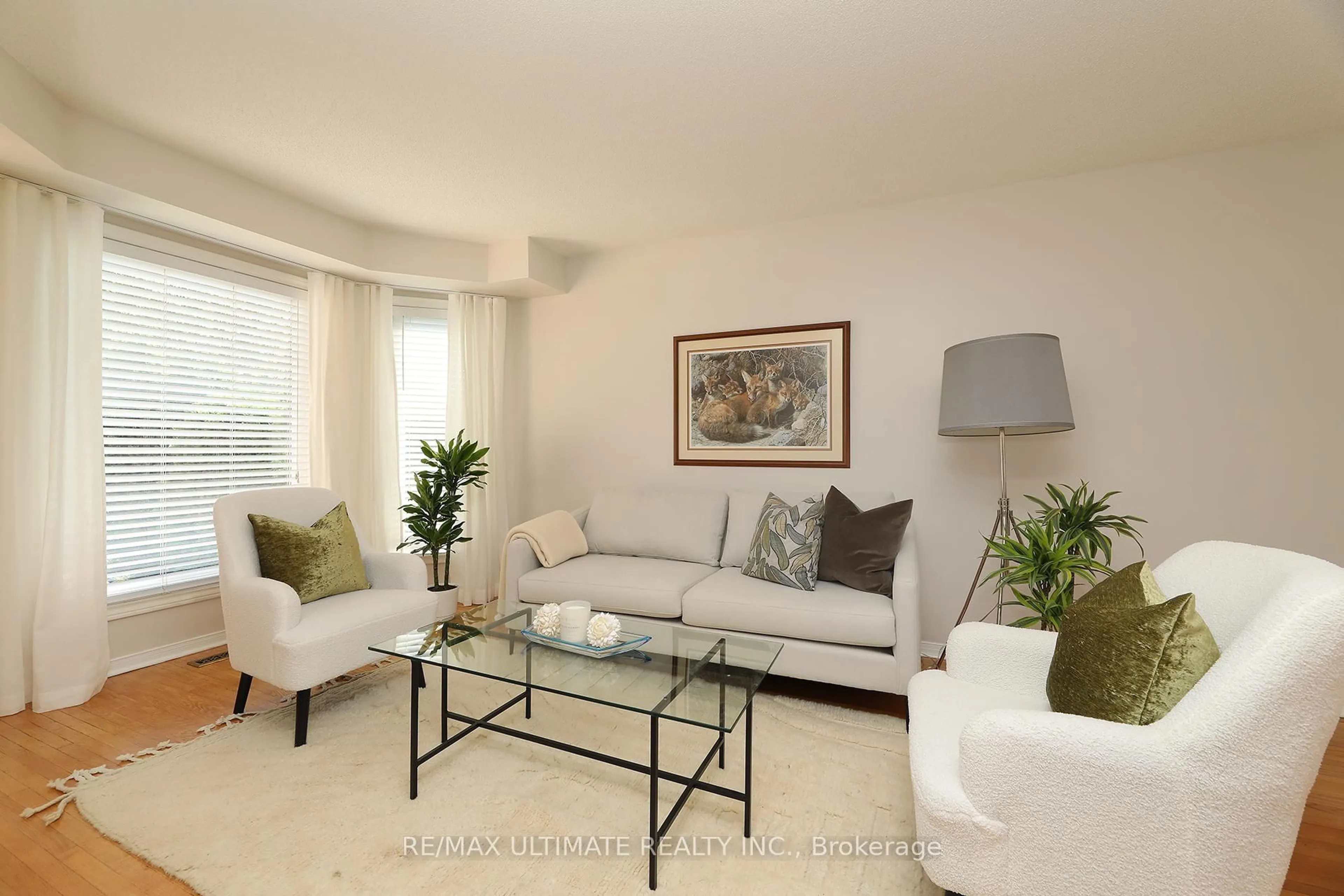 Living room with furniture, unknown for 1169 Ewing Cres, Mississauga Ontario L5V 1C1