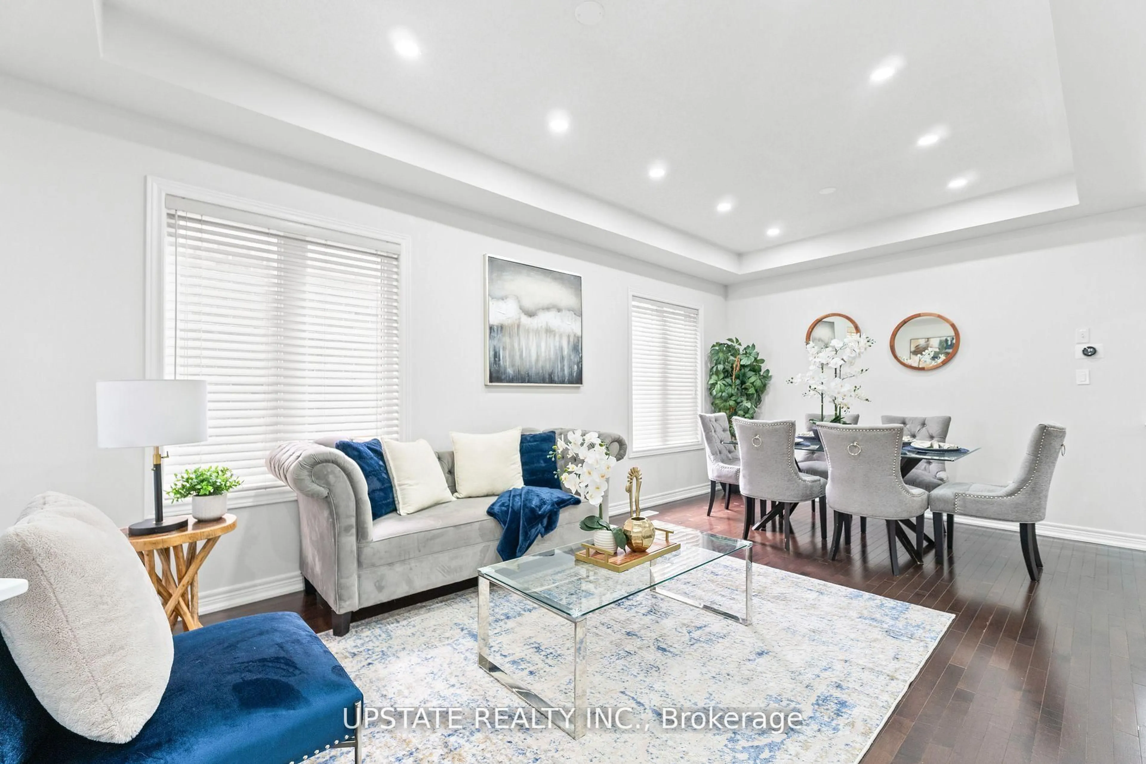 Living room with furniture, unknown for 38 Stephanie Ave, Brampton Ontario L6Y 0R8