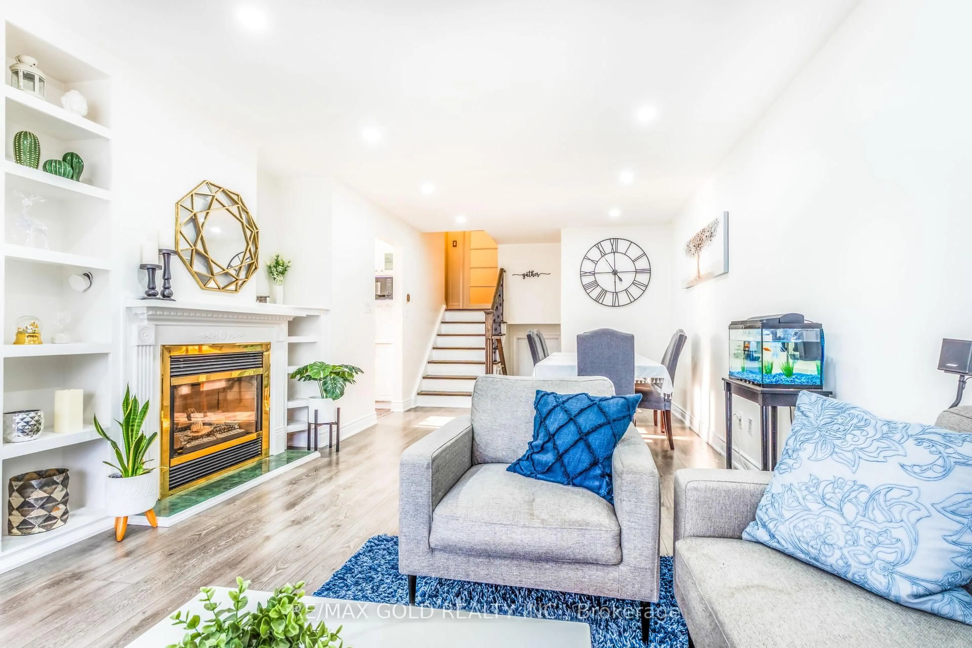 Living room with furniture, unknown for 36 Garfield Cres, Brampton Ontario L6V 1V8